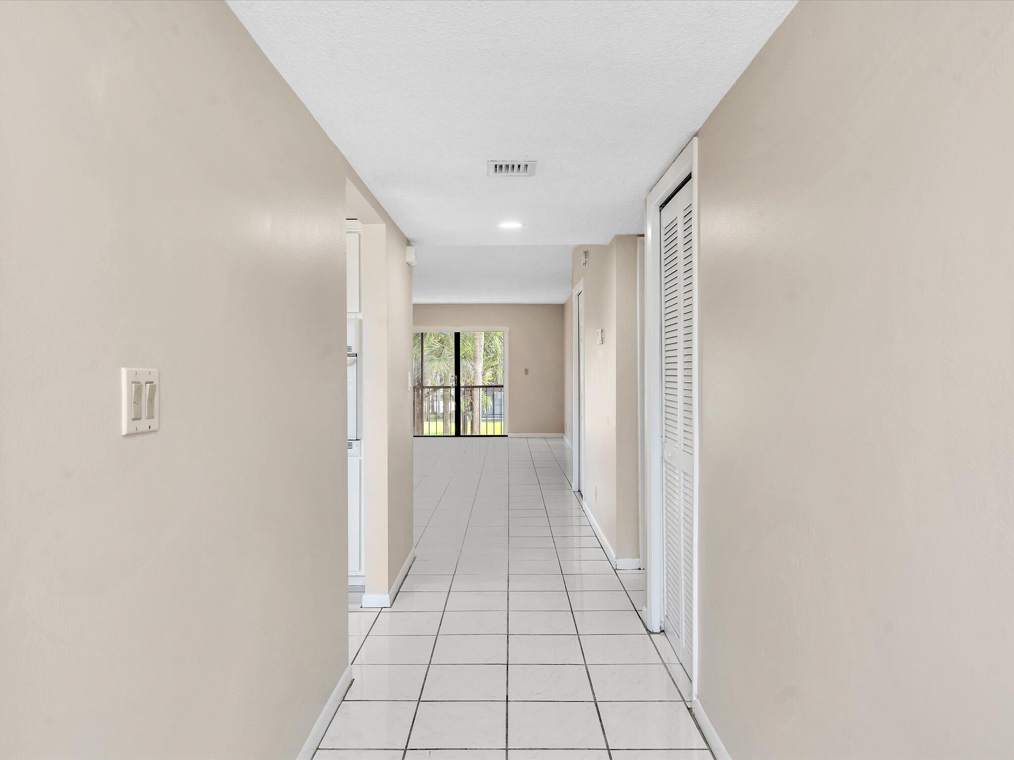 SADDLE CLUB GARDEN APTS AT - Residential Lease