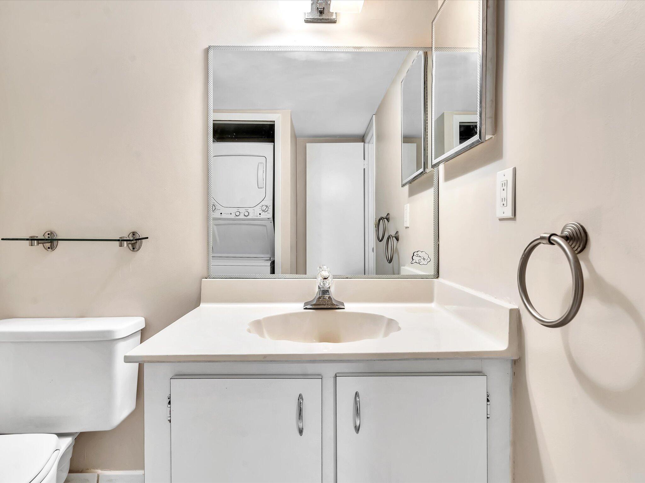 SADDLE CLUB GARDEN APTS AT - Residential Lease