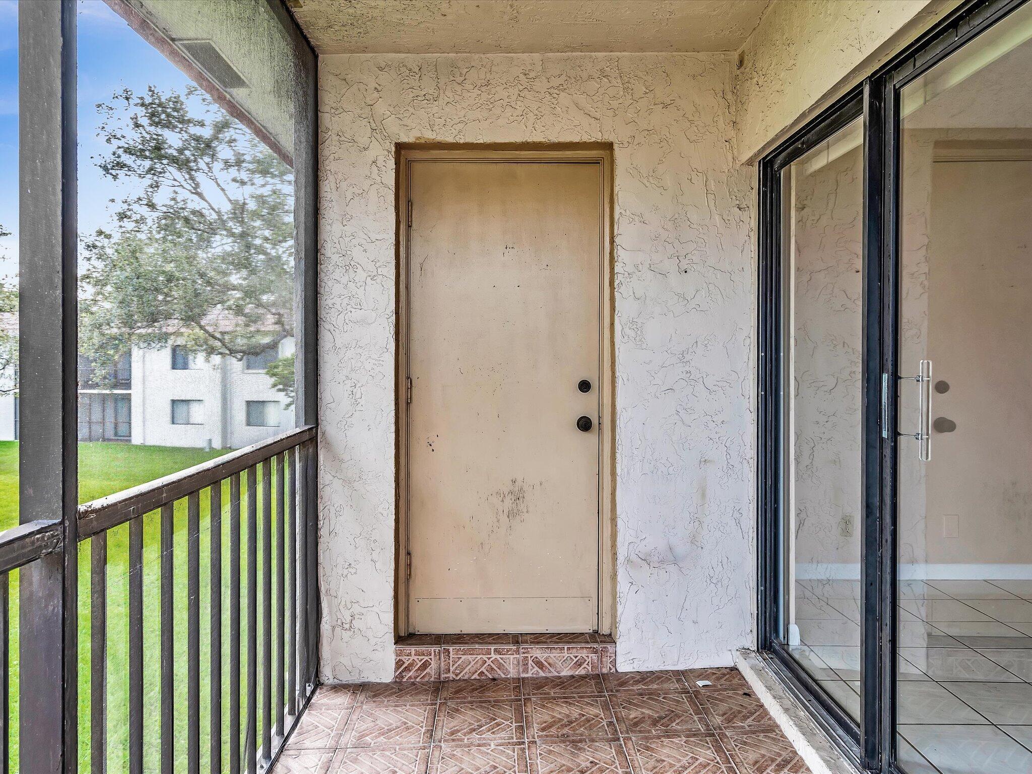 SADDLE CLUB GARDEN APTS AT - Residential Lease