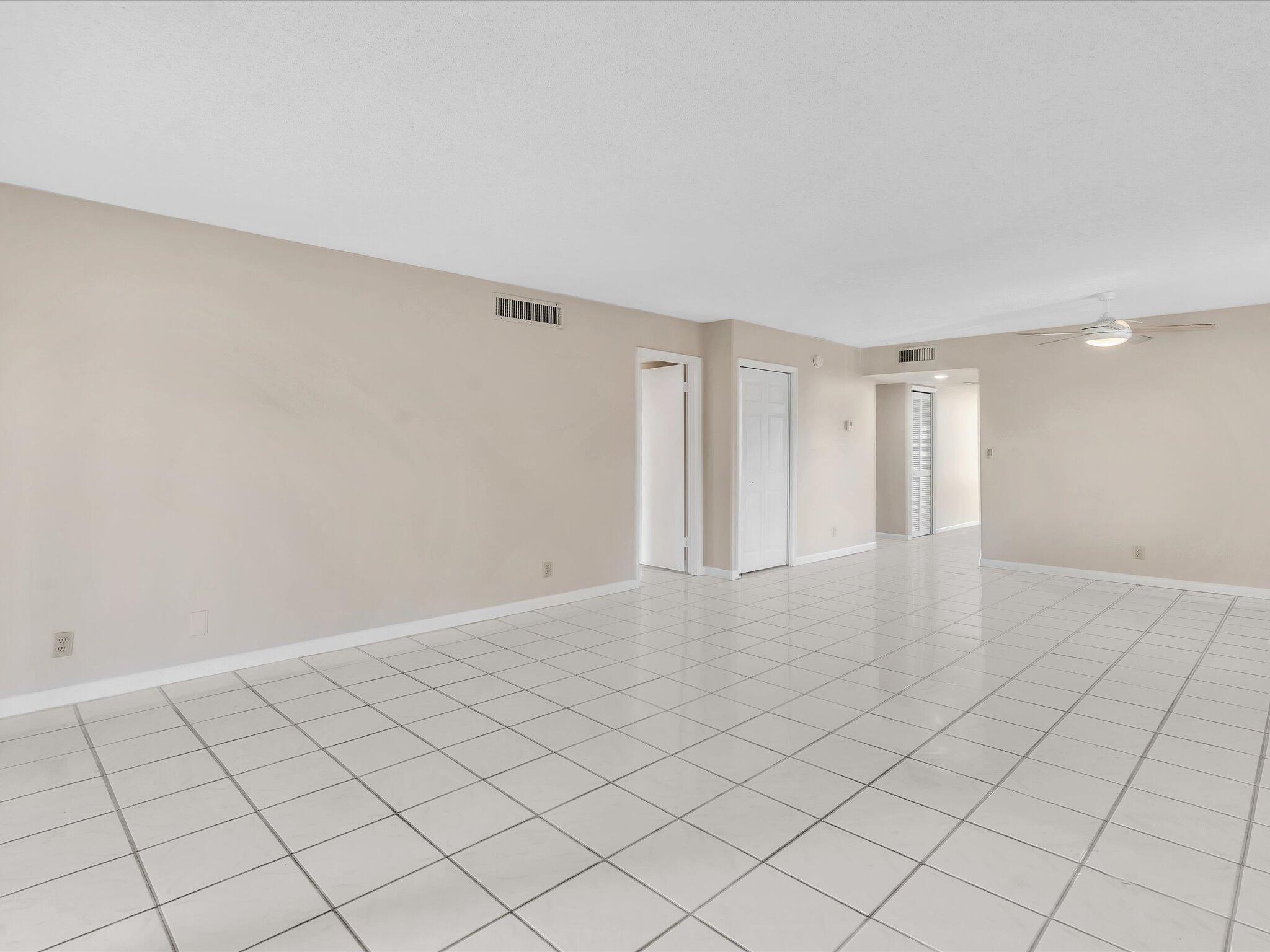 SADDLE CLUB GARDEN APTS AT - Residential Lease