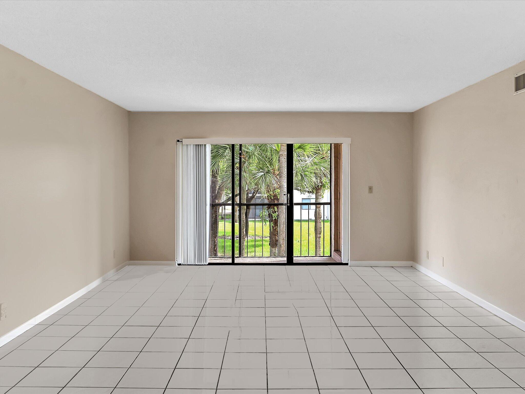 SADDLE CLUB GARDEN APTS AT - Residential Lease