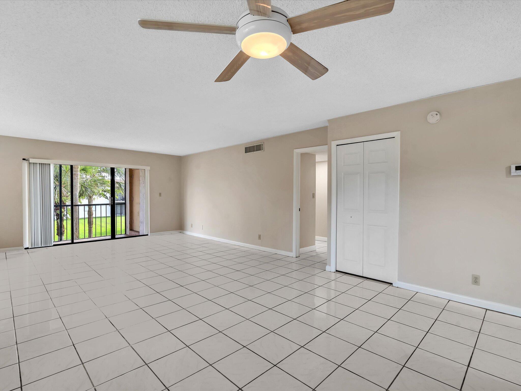 SADDLE CLUB GARDEN APTS AT - Residential Lease