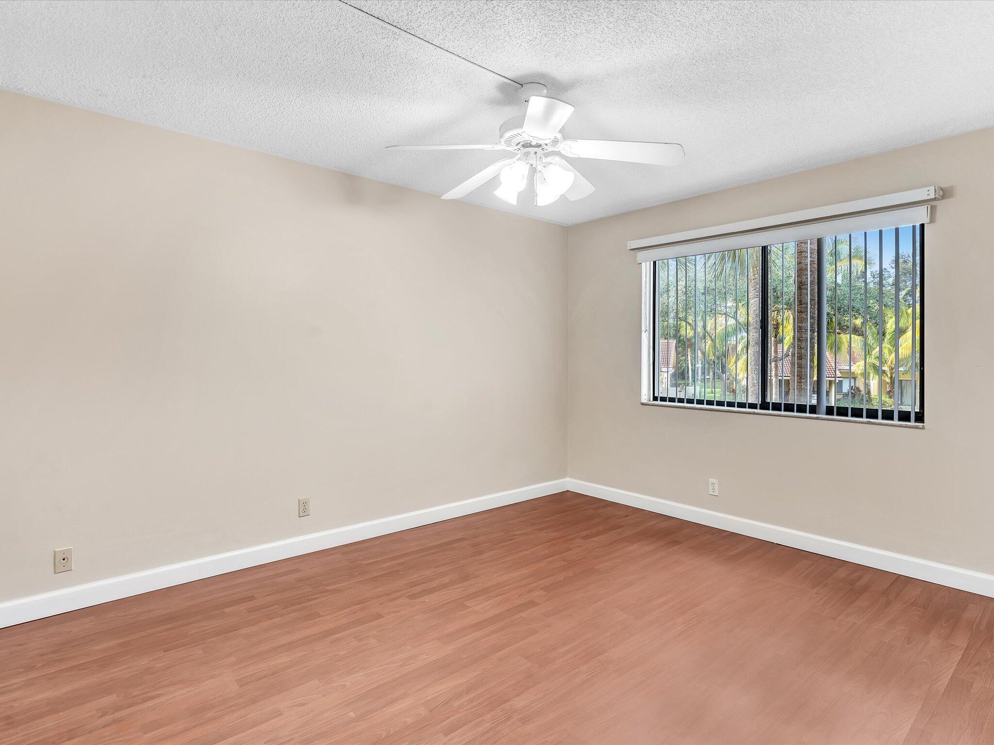 SADDLE CLUB GARDEN APTS AT - Residential Lease
