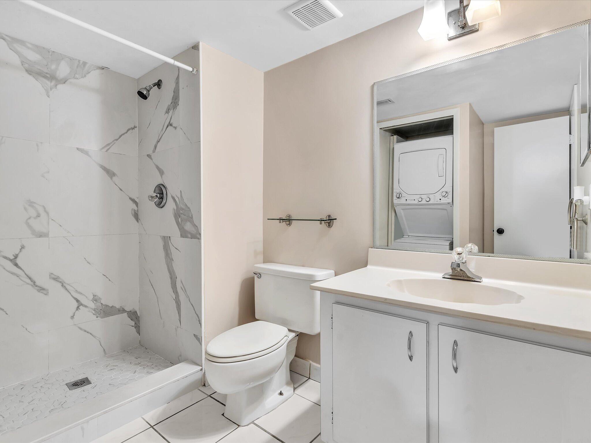 SADDLE CLUB GARDEN APTS AT - Residential Lease