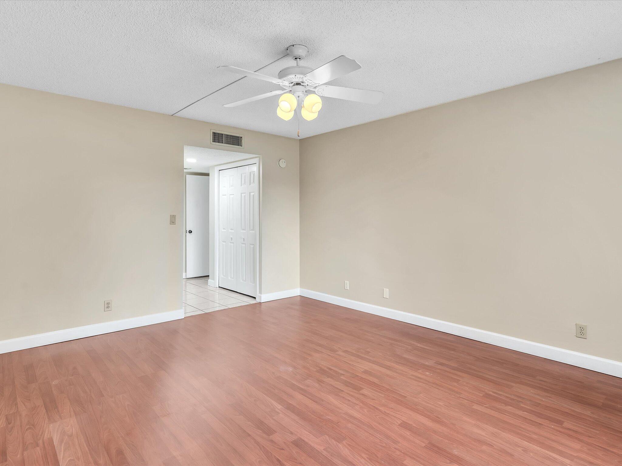 SADDLE CLUB GARDEN APTS AT - Residential Lease