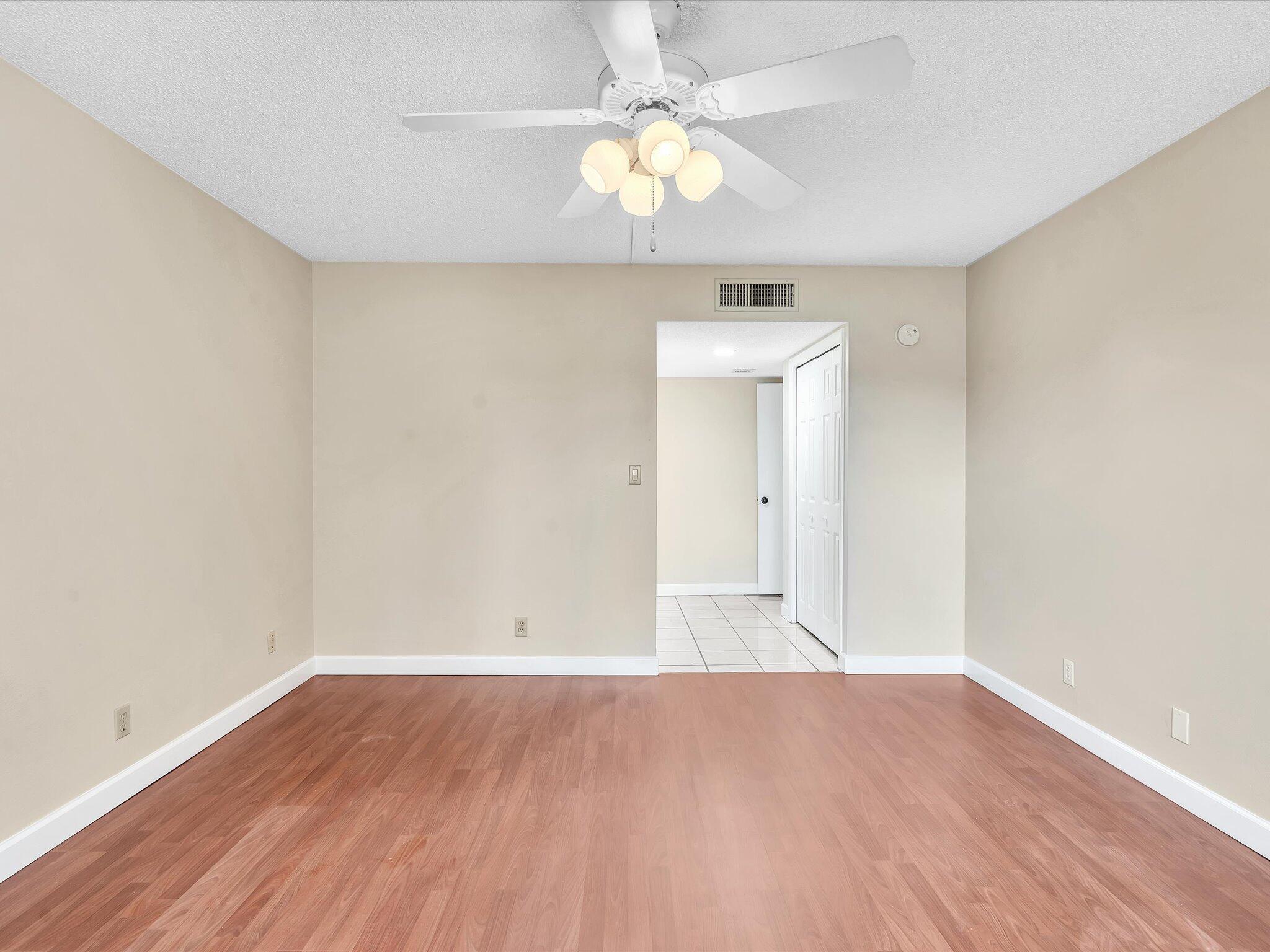 SADDLE CLUB GARDEN APTS AT - Residential Lease