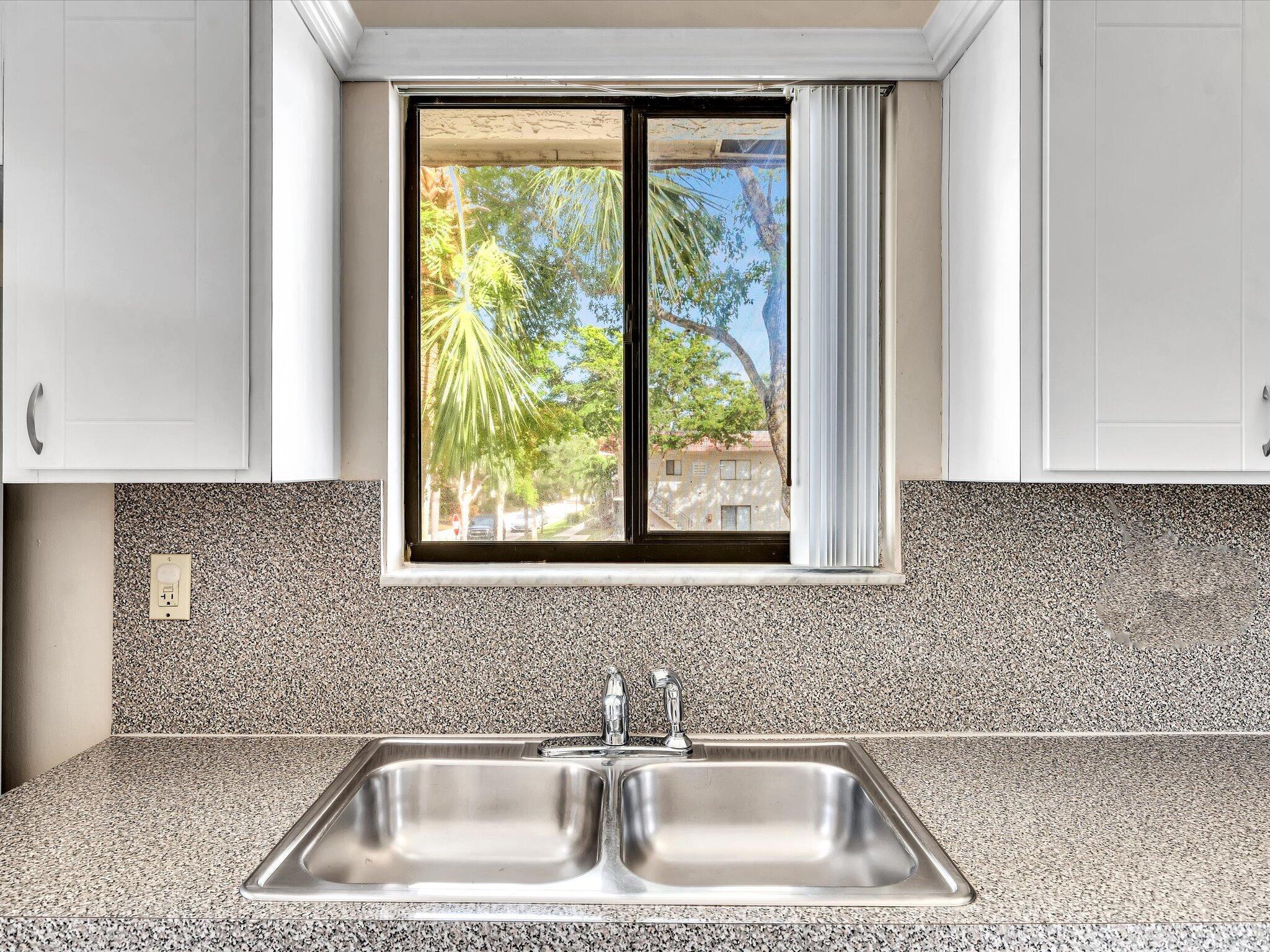SADDLE CLUB GARDEN APTS AT - Residential Lease