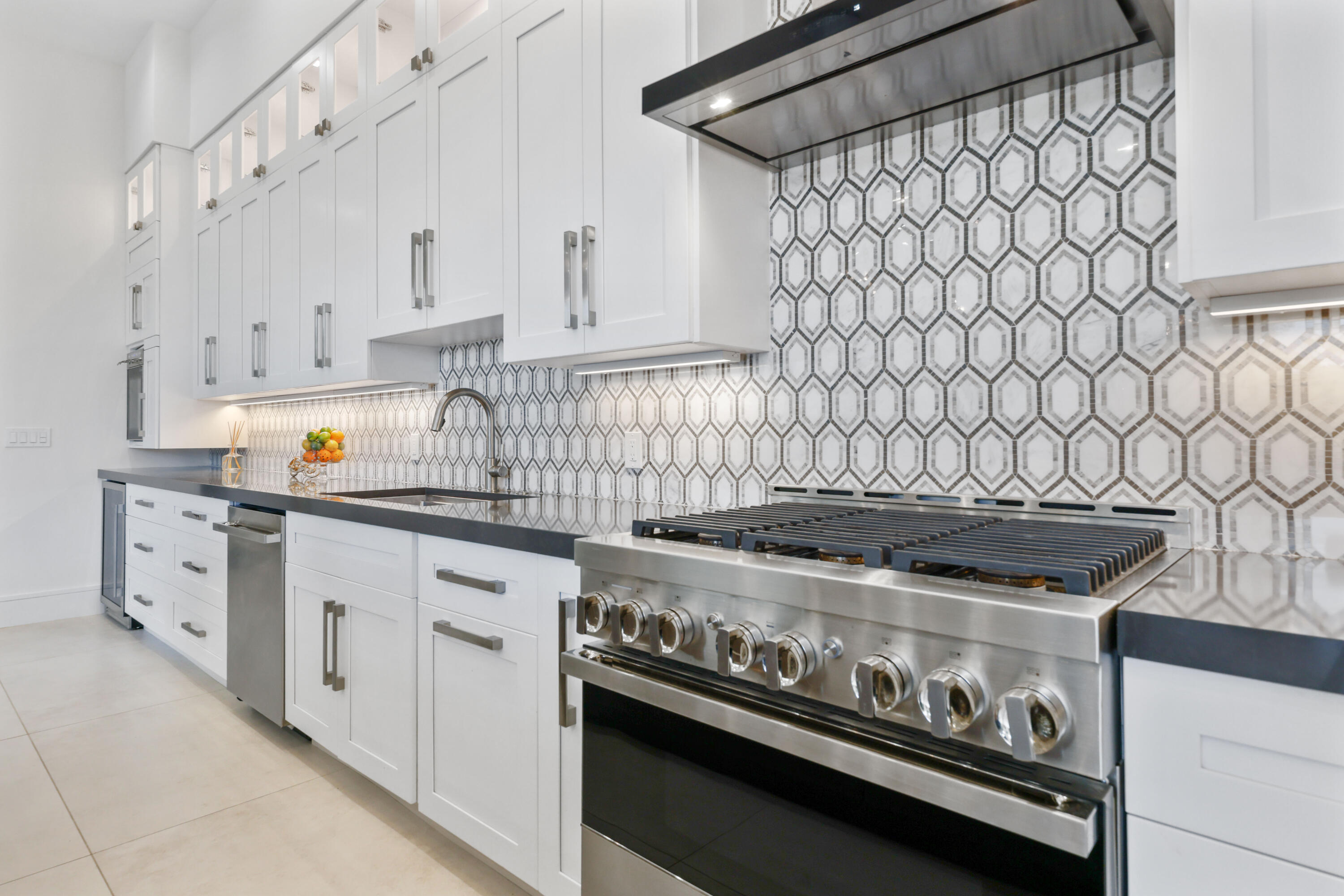 DELRAY RESUB OF BLK 72 AND W PT OF BLK 80 - Residential Lease