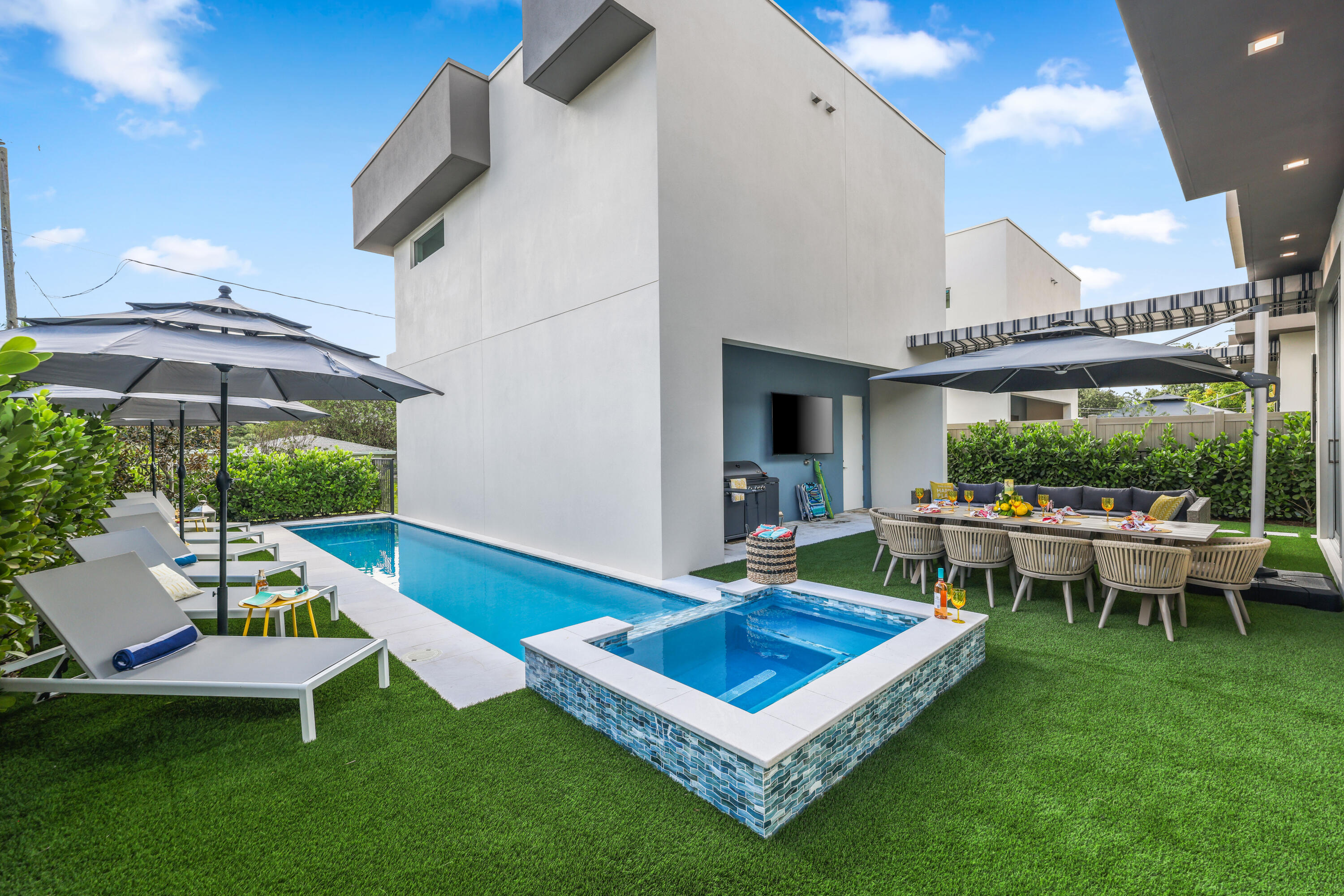 DELRAY RESUB OF BLK 72 AND W PT OF BLK 80 - Residential Lease