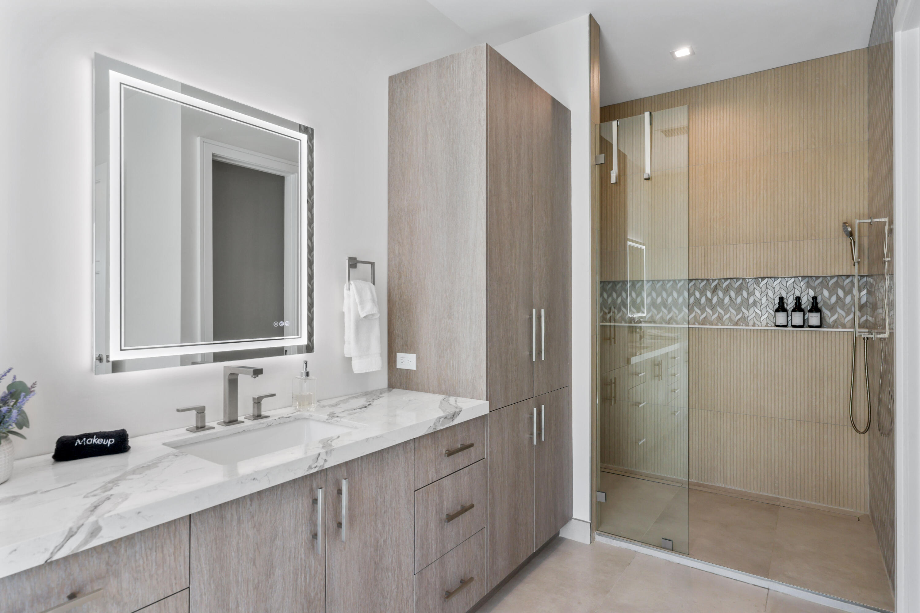 DELRAY RESUB OF BLK 72 AND W PT OF BLK 80 - Residential Lease