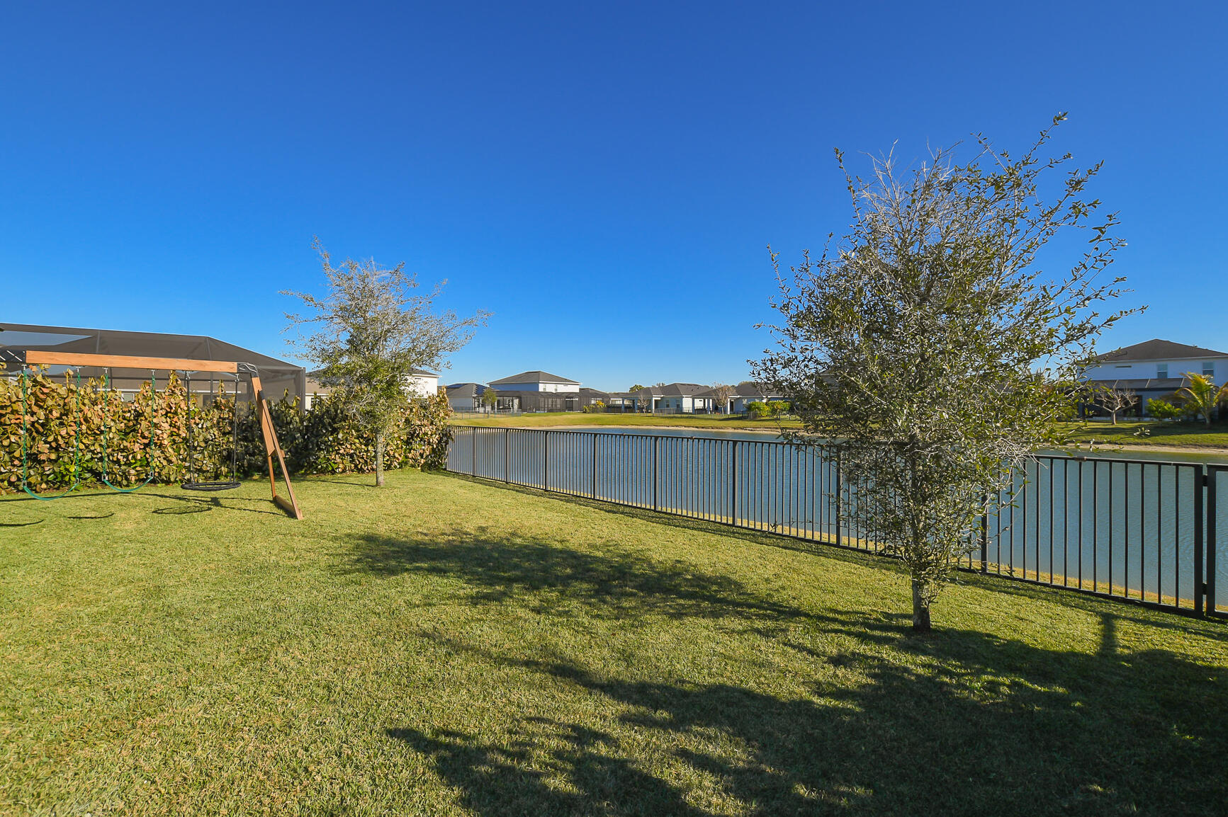CROSSTOWN COMMONS - Residential