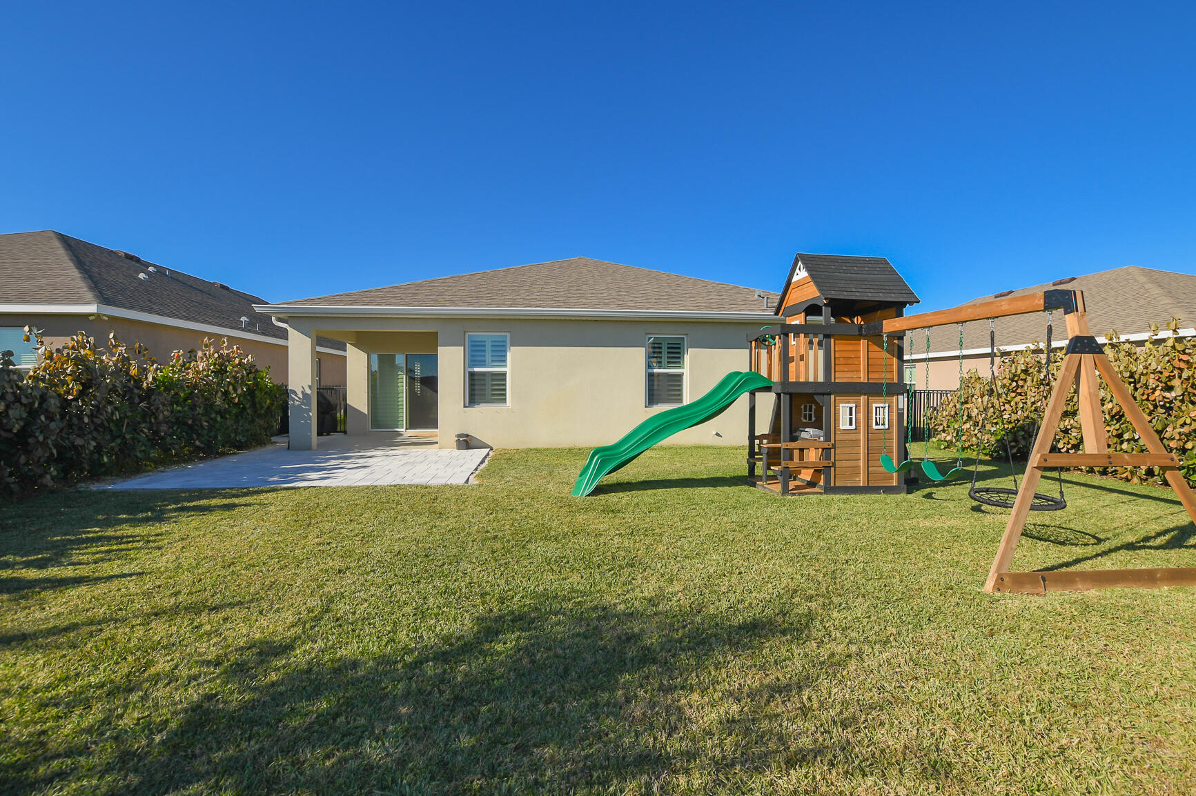 CROSSTOWN COMMONS - Residential