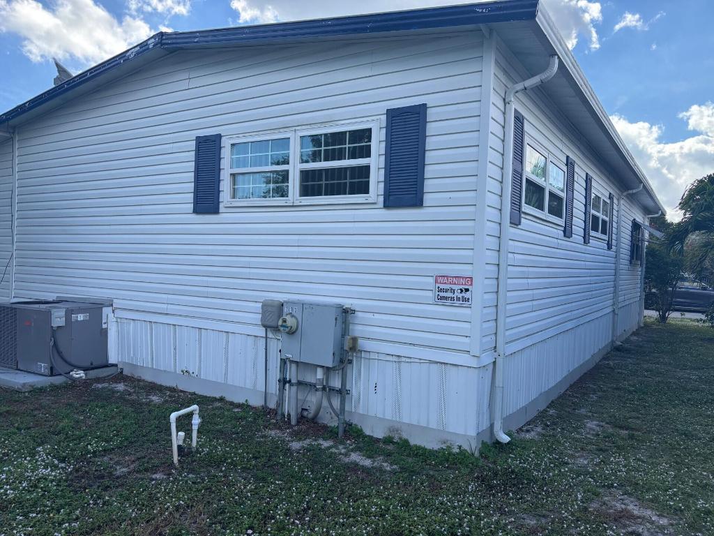 COUNTRY KNOLLS - Residential