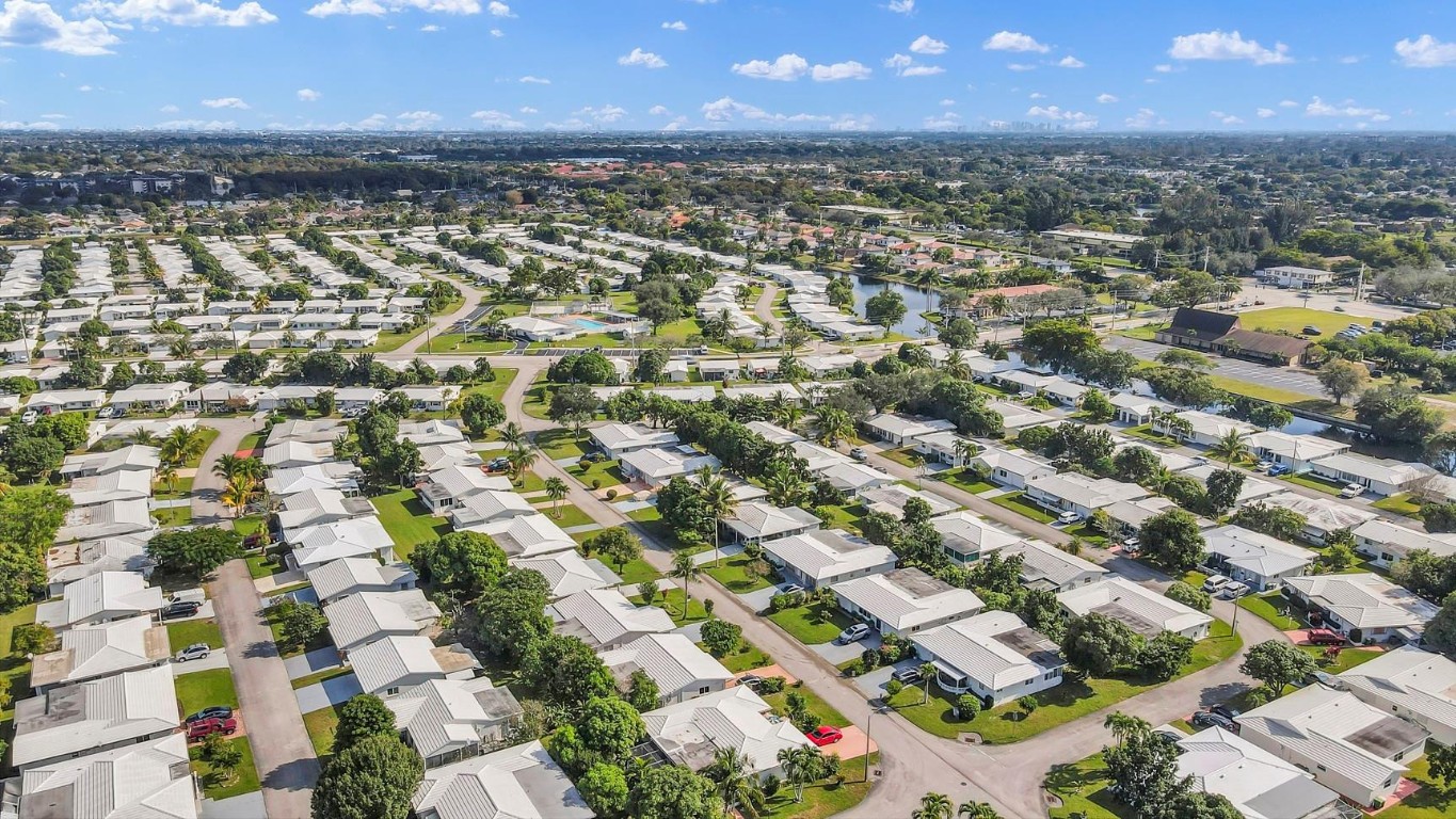 MAINLANDS OF TAMARAC LAKE - Residential