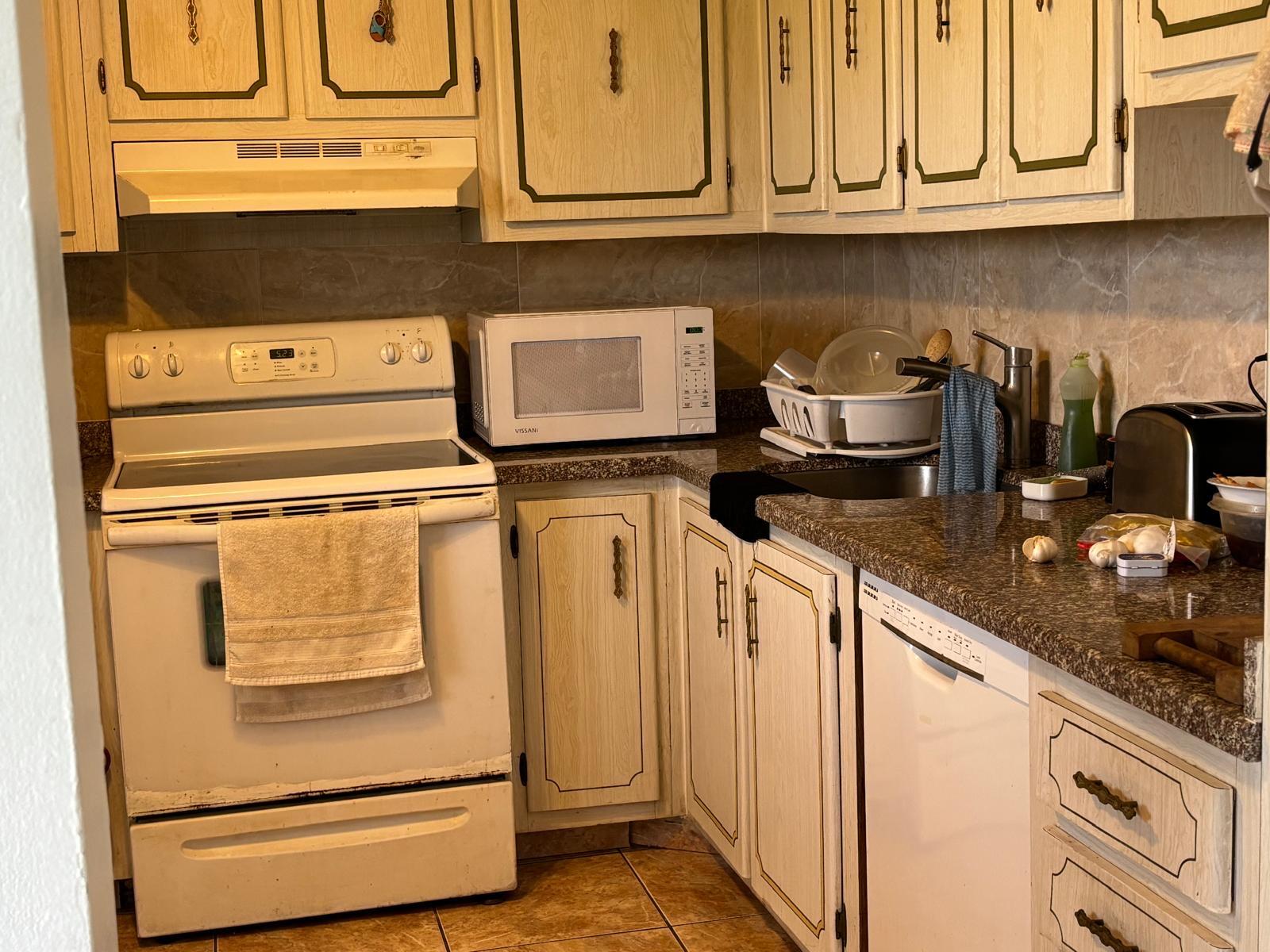 VILLAGE ROYALE GREENWOOD CONDO - Residential