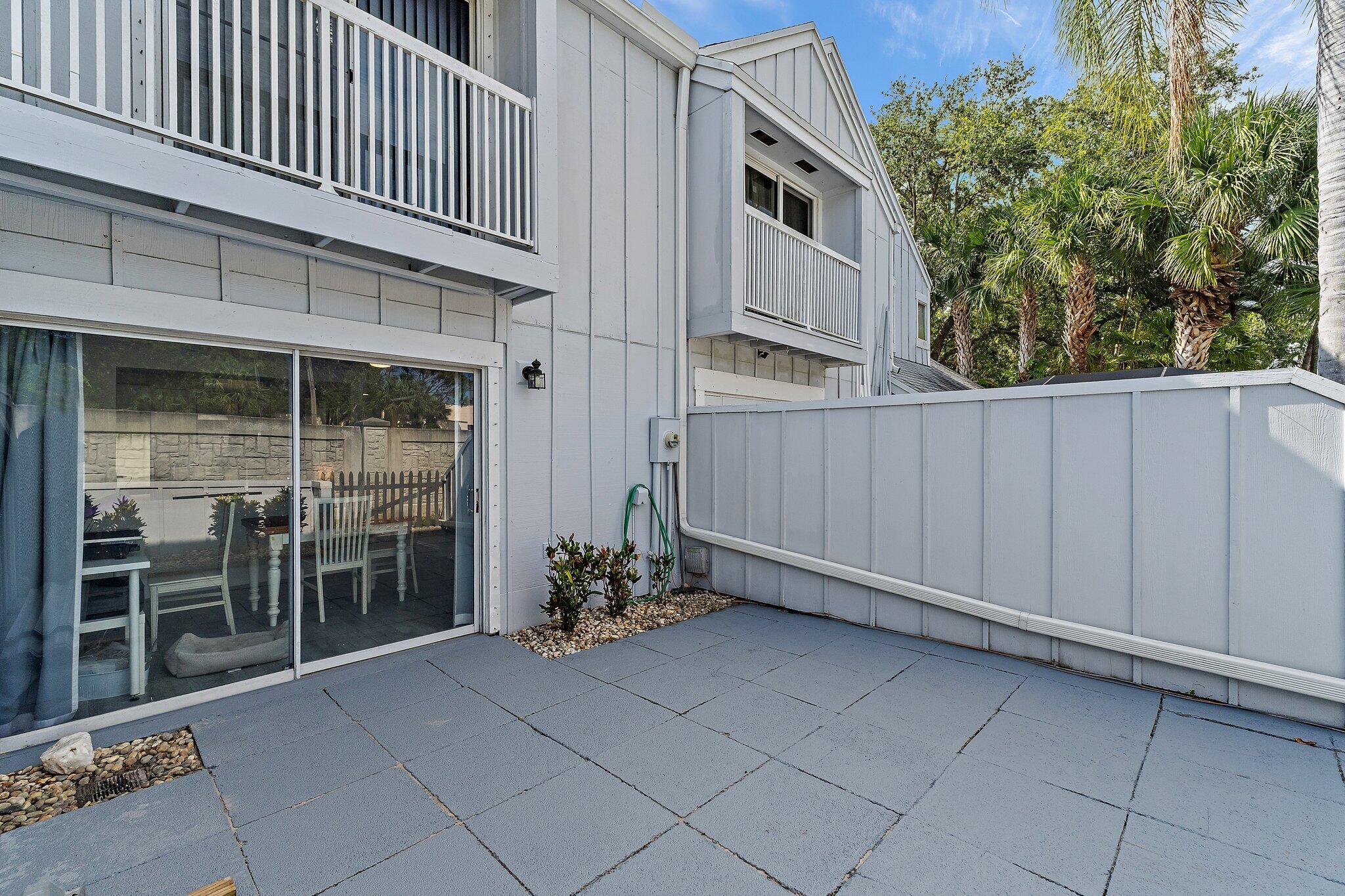 RIVERWALK 1 - Residential