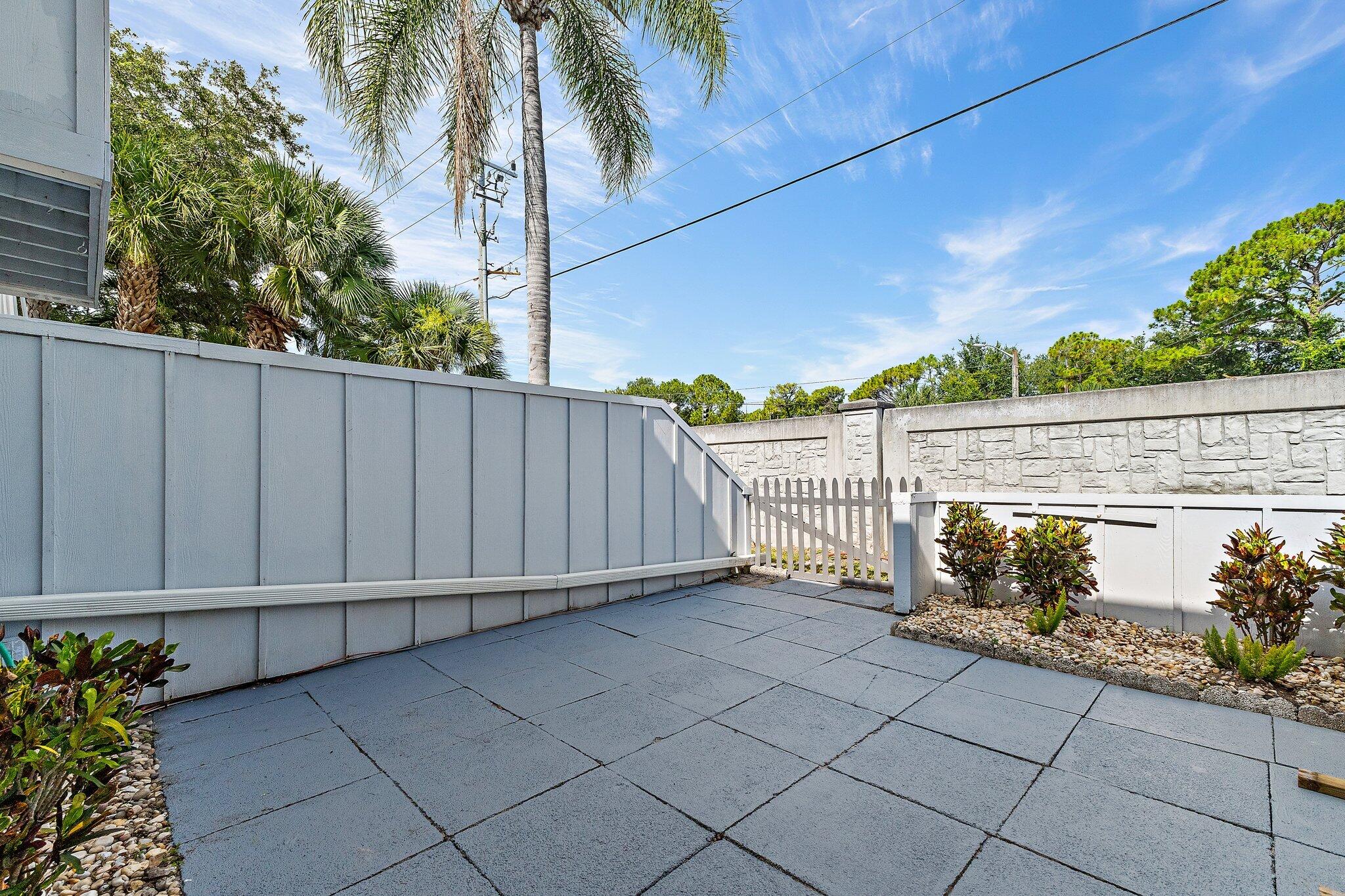 RIVERWALK 1 - Residential
