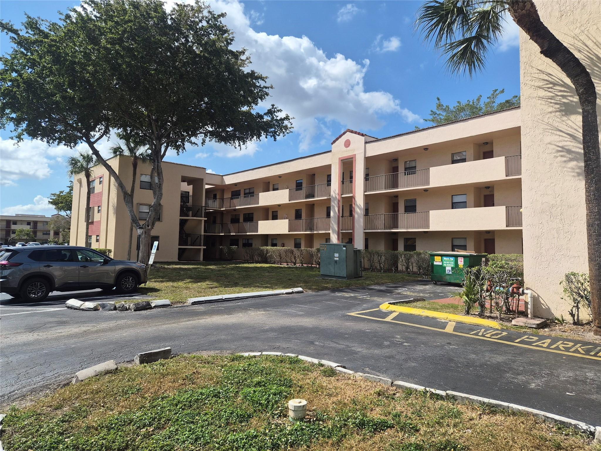 MIRAMAR CLUB - Residential