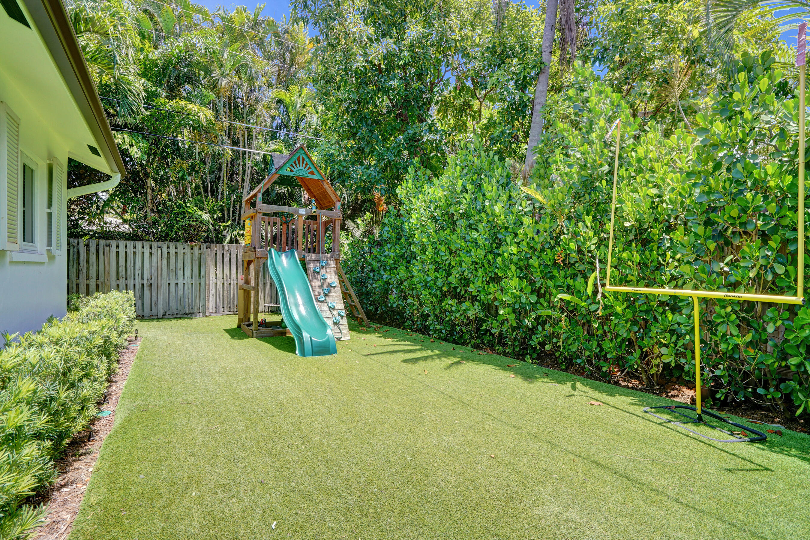 CORAL RIDGE COUNTRY CLUB - Residential