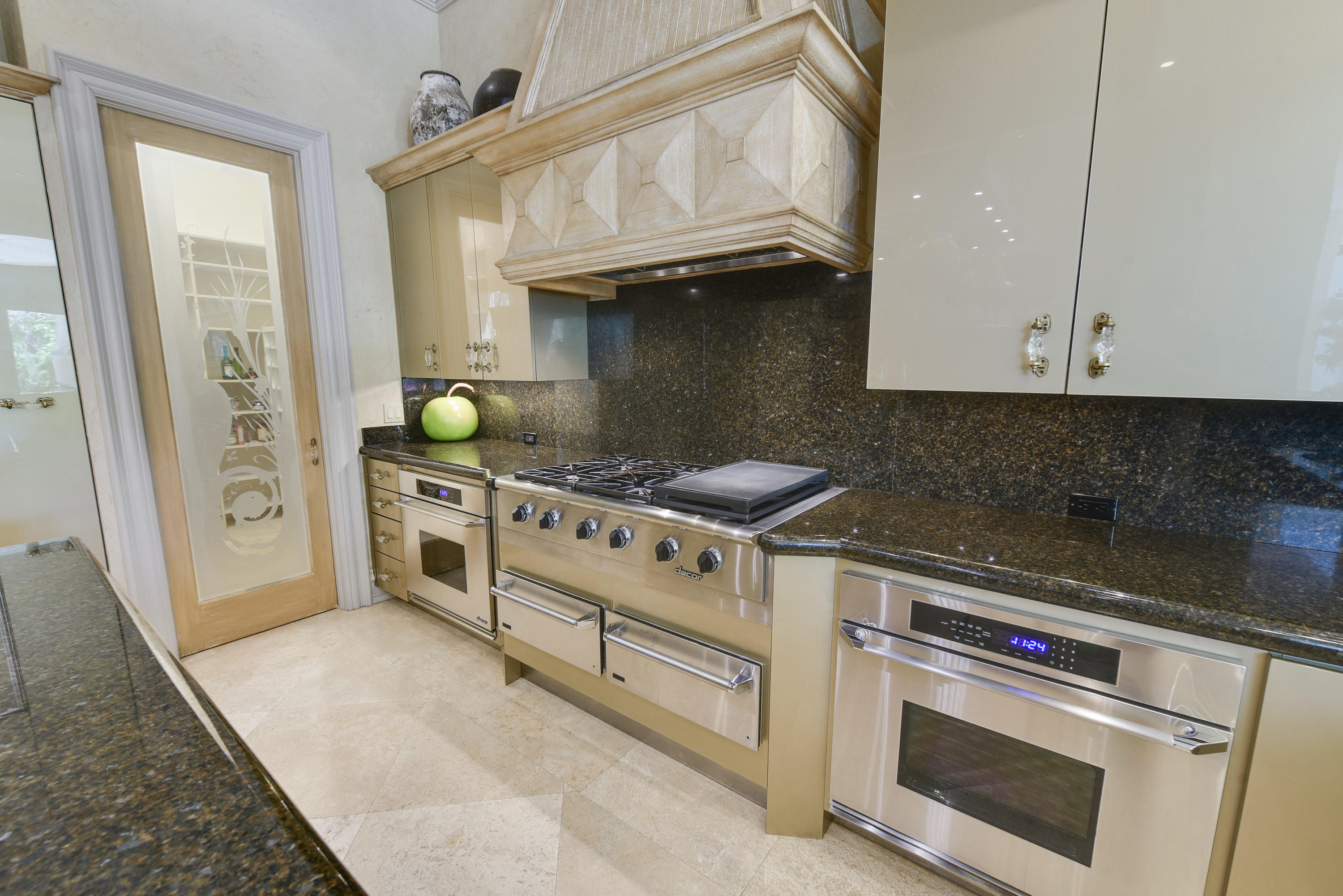 MIZNER LAKE ESTATES - Residential