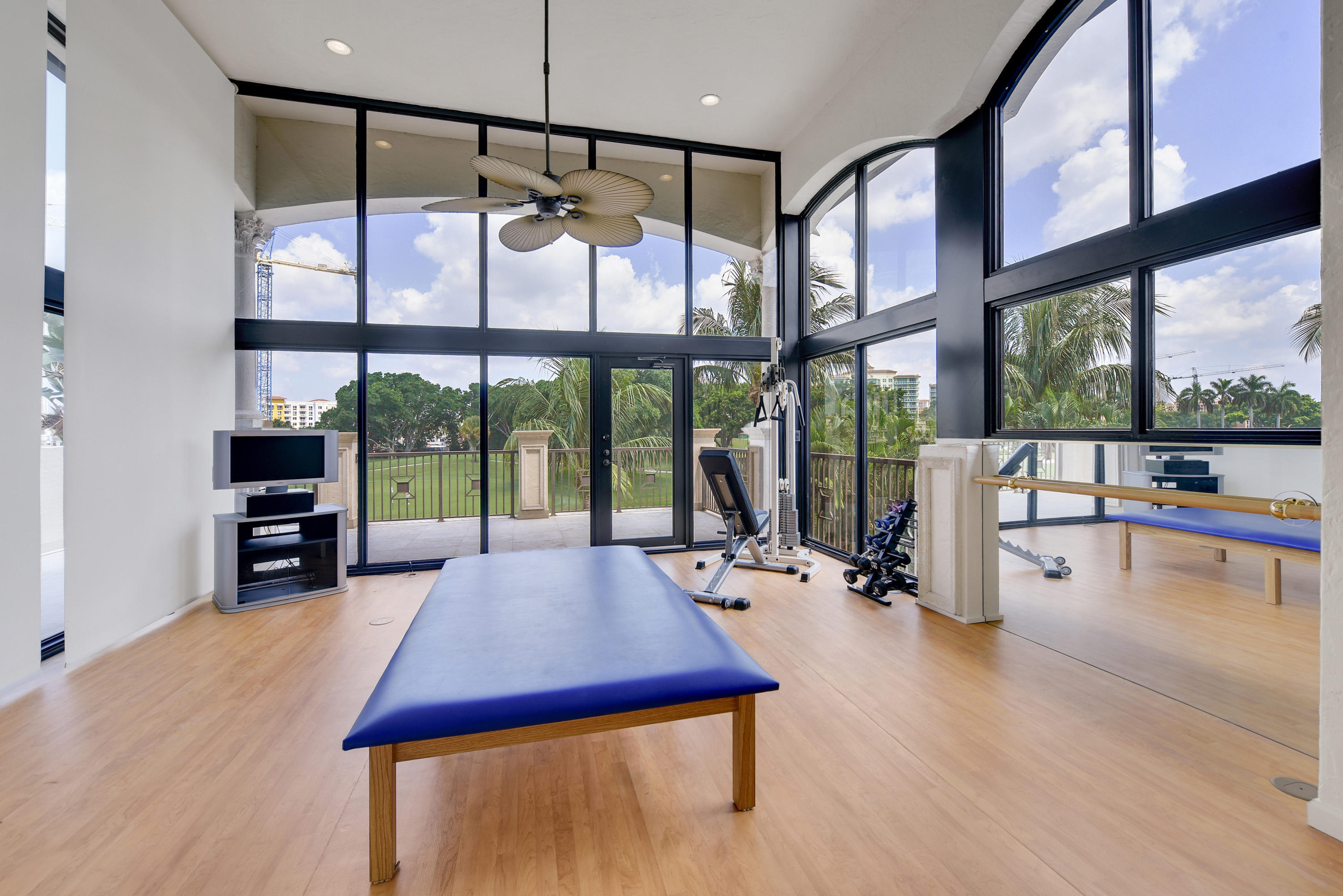 MIZNER LAKE ESTATES - Residential