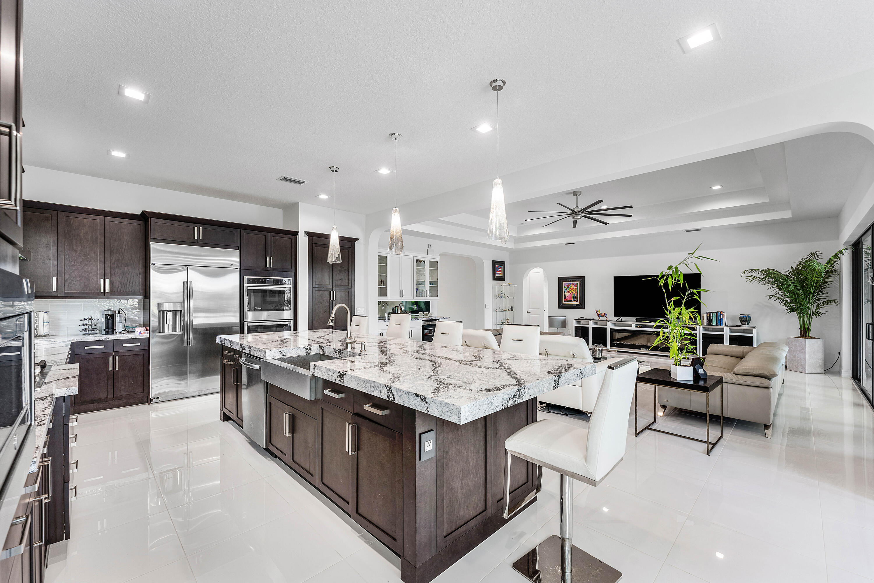 PALM MEADOWS ESTATES - Residential