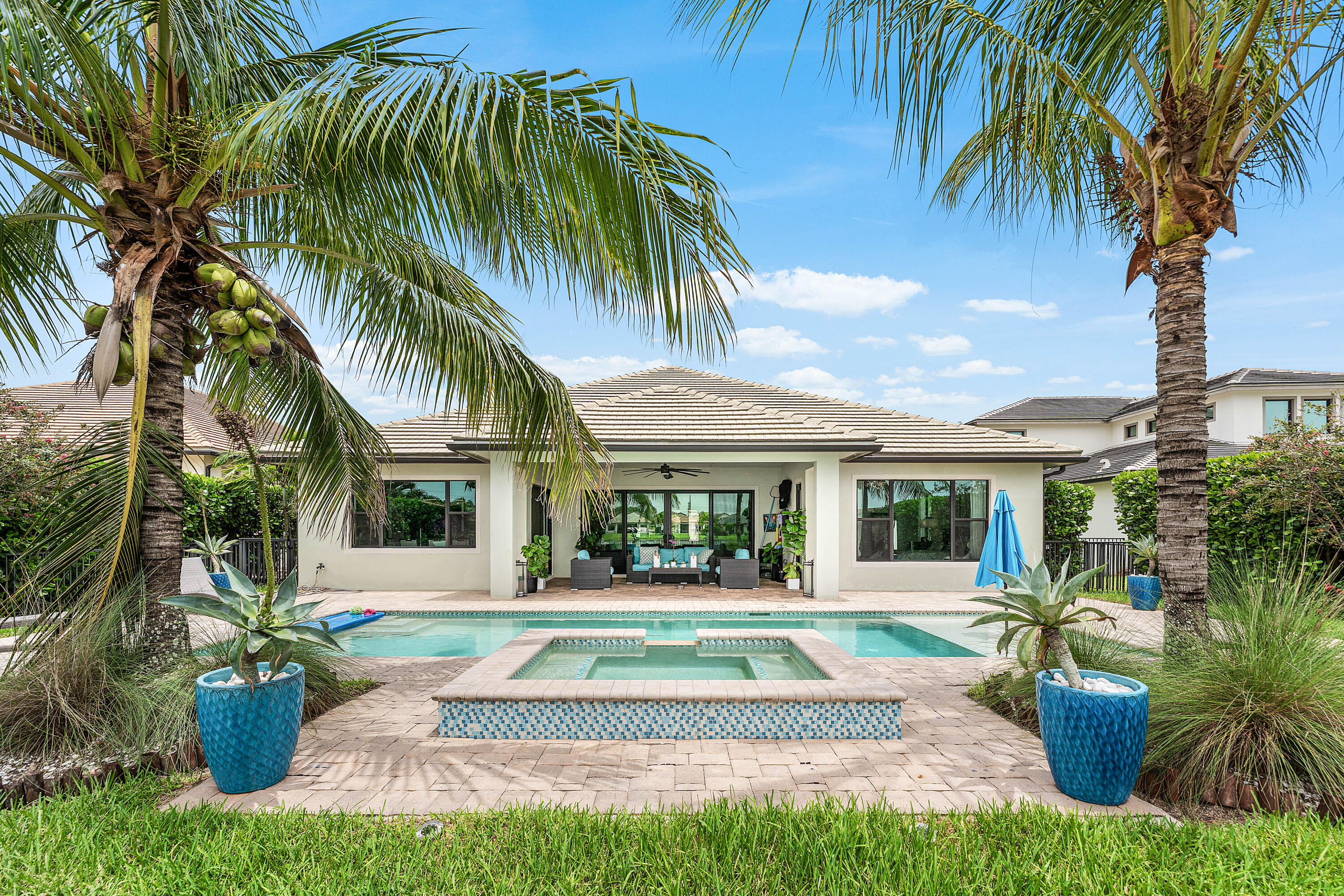 PALM MEADOWS ESTATES - Residential