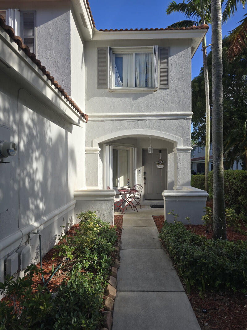 Welcome to this beautifully maintained home in the heart of Riviera Beach, offering the perfect blend of comfort, style, and convenience. From the moment you arrive, you'll appreciate the inviting curb appeal and thoughtfully designed layout that makes everyday living and entertaining effortless.