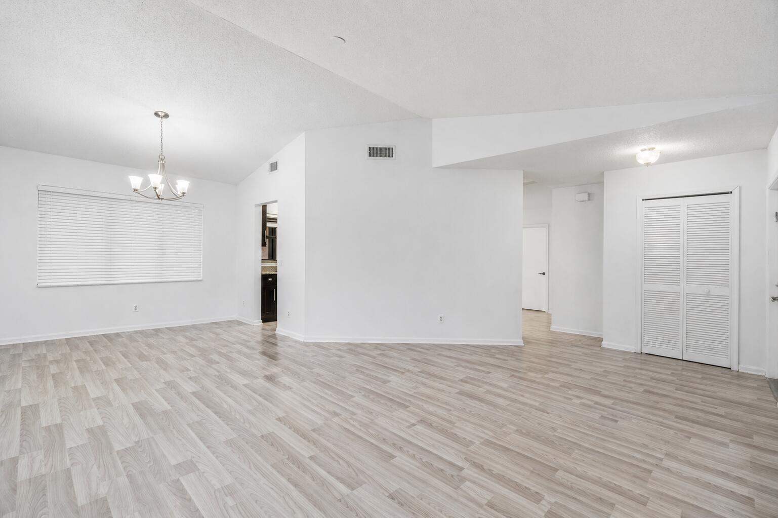 HUNTINGTON WOODS - Residential Lease