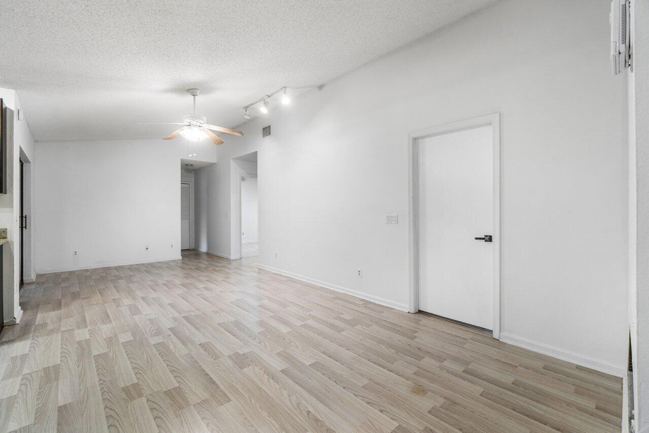 HUNTINGTON WOODS - Residential Lease