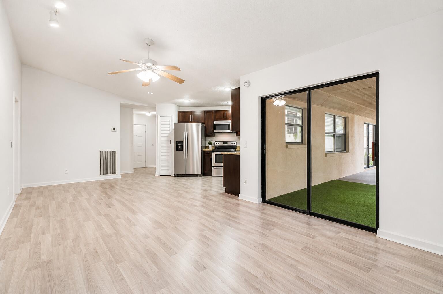 HUNTINGTON WOODS - Residential Lease