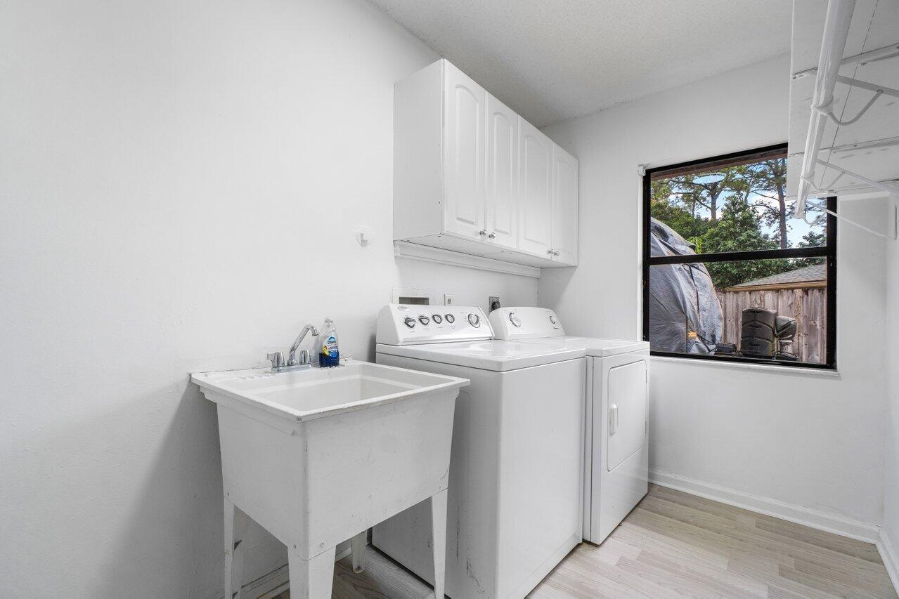 HUNTINGTON WOODS - Residential Lease