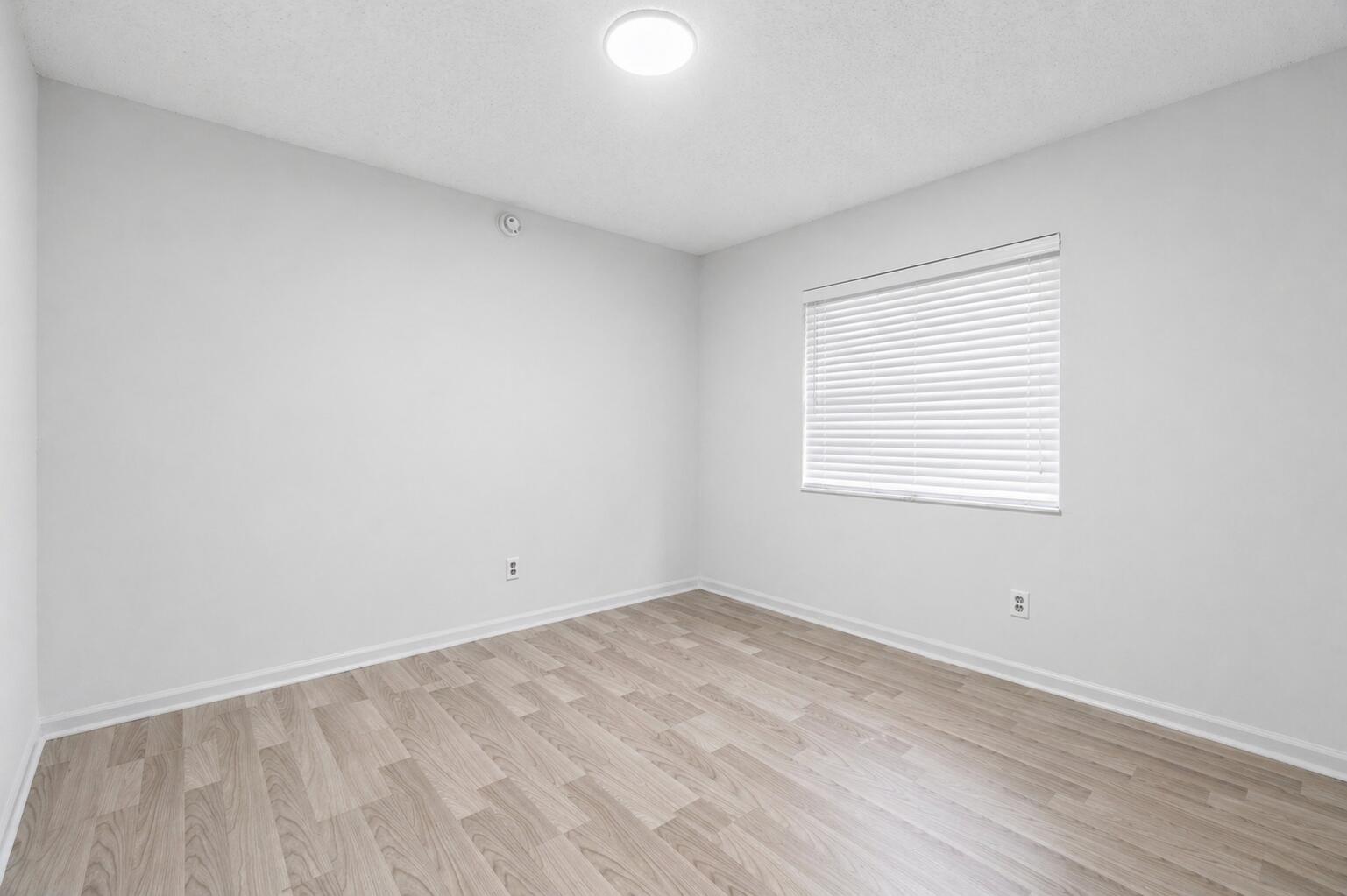 HUNTINGTON WOODS - Residential Lease