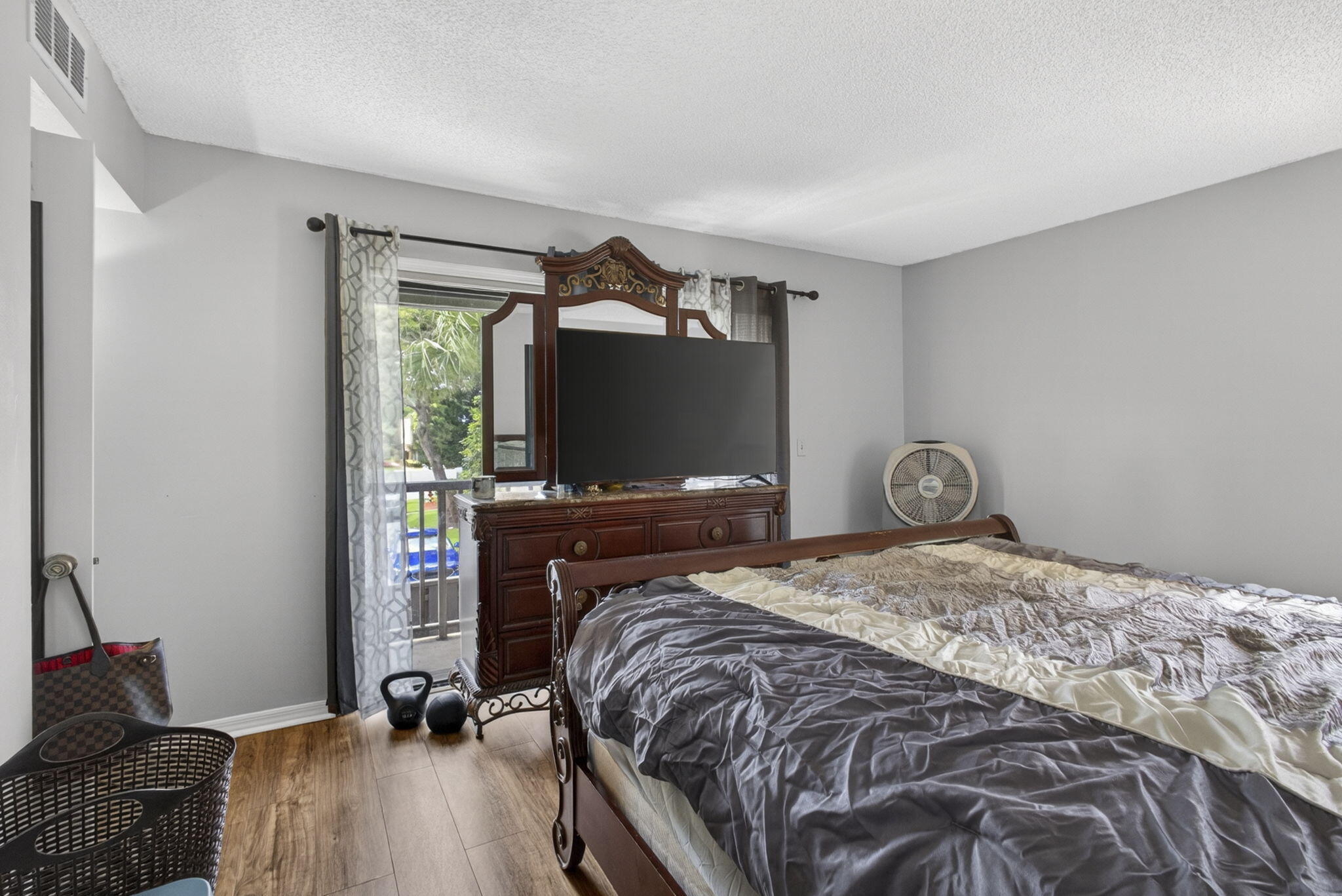 FOXWOOD ESTATES 1 OF LAKESIDE GREEN - Residential Lease