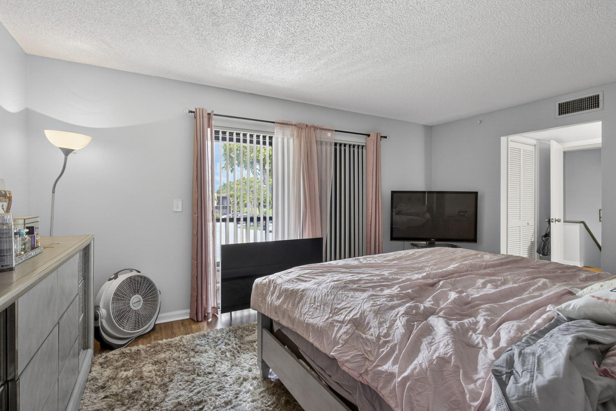 FOXWOOD ESTATES 1 OF LAKESIDE GREEN - Residential Lease