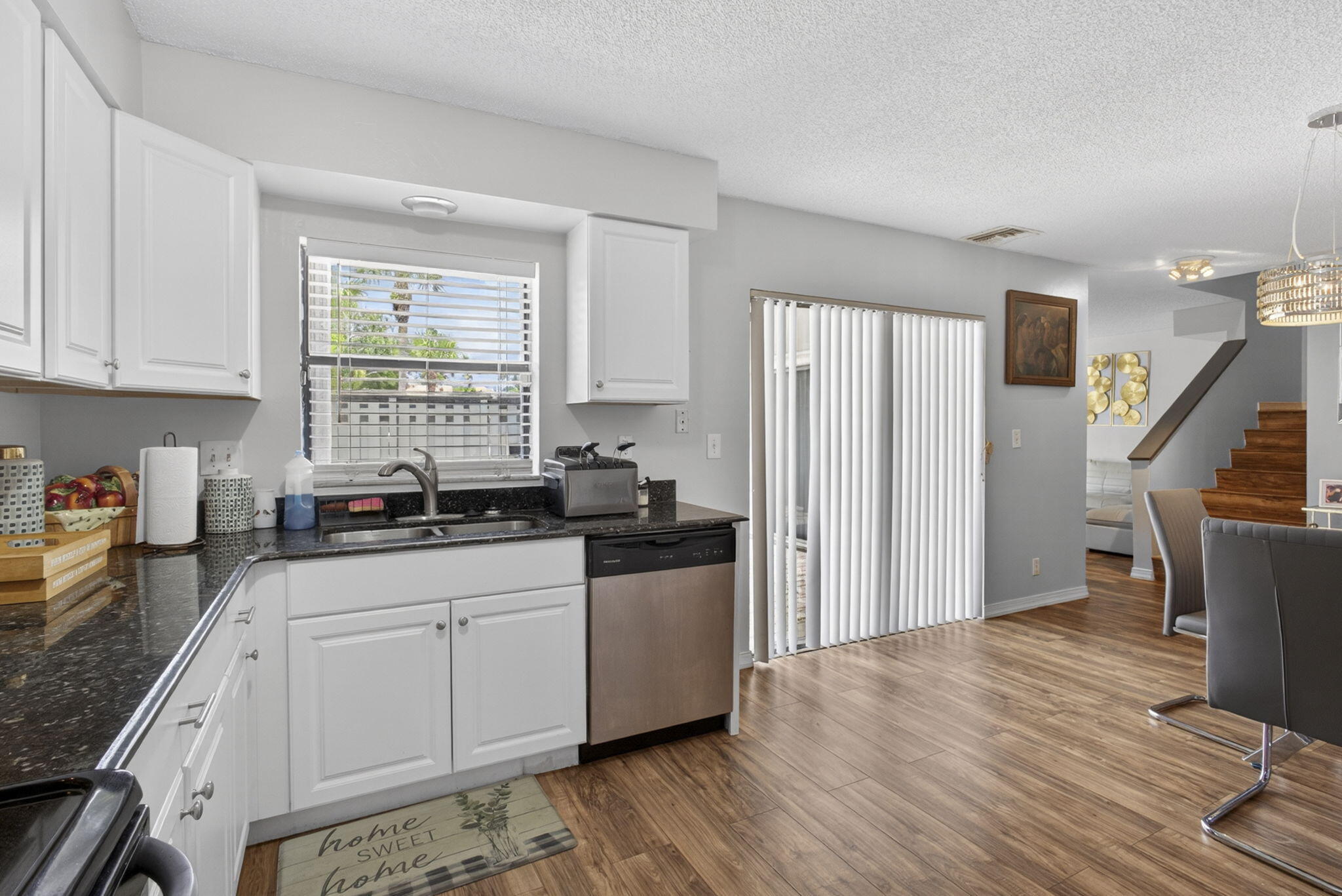 FOXWOOD ESTATES 1 OF LAKESIDE GREEN - Residential Lease