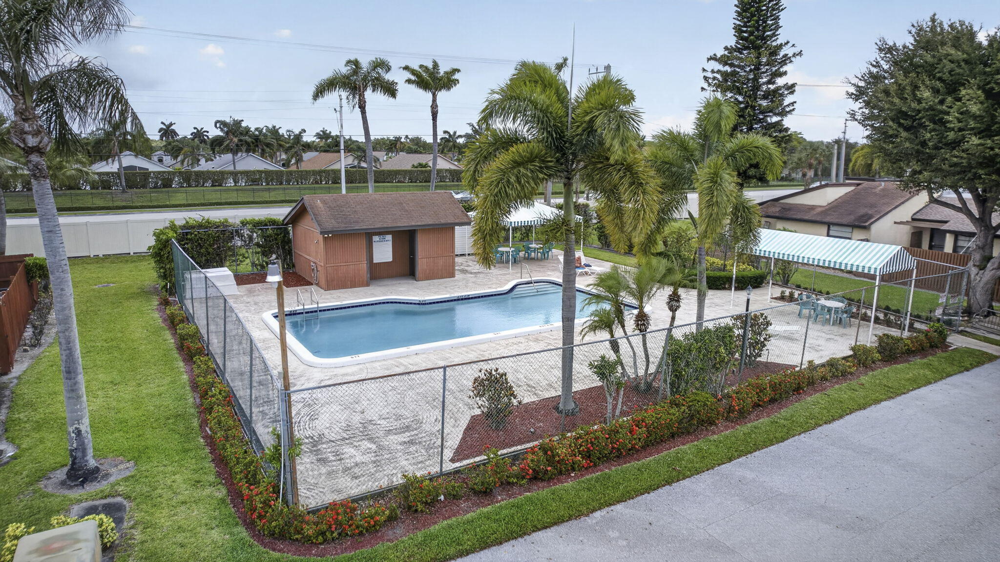 FOXWOOD ESTATES 1 OF LAKESIDE GREEN - Residential Lease