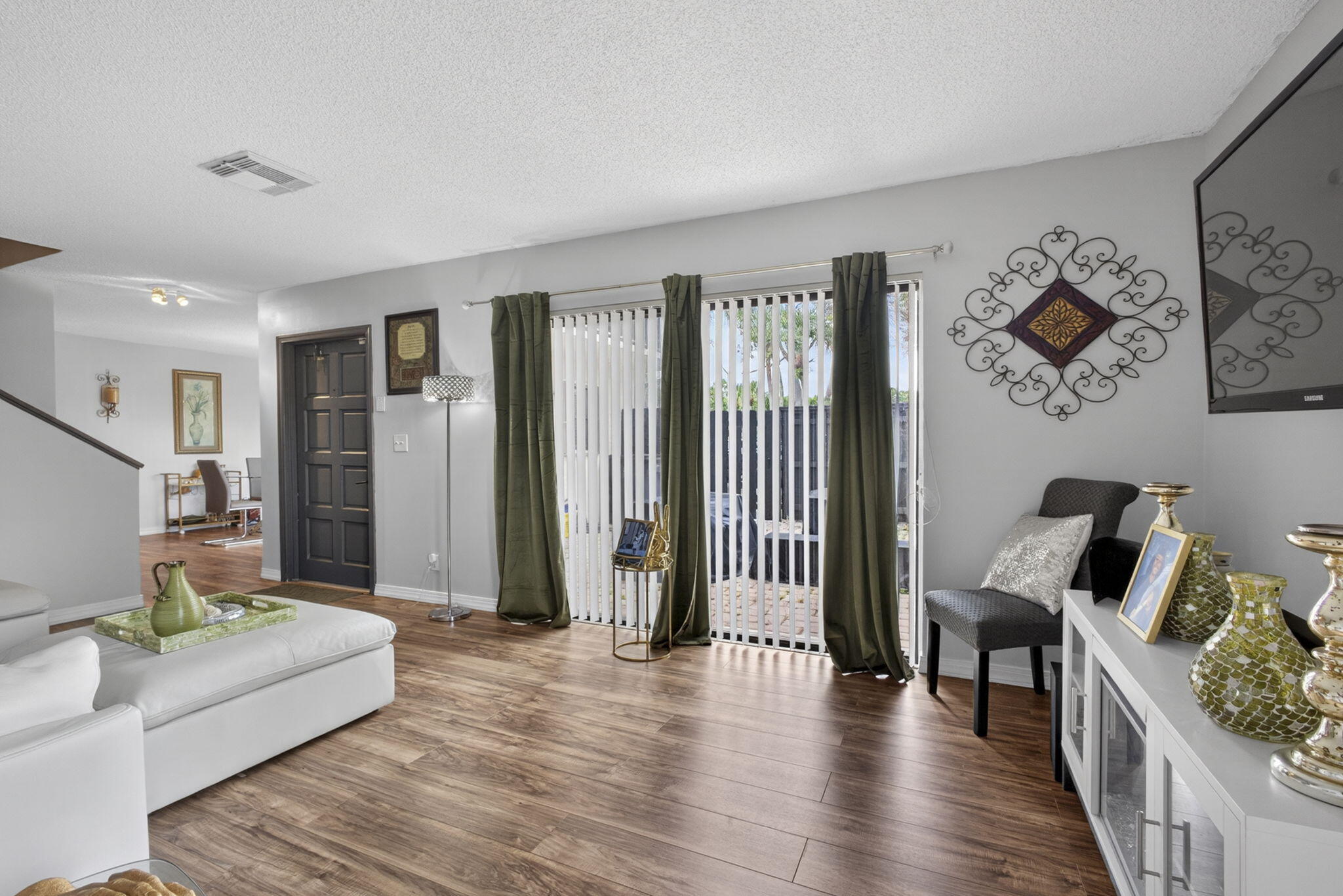 FOXWOOD ESTATES 1 OF LAKESIDE GREEN - Residential Lease