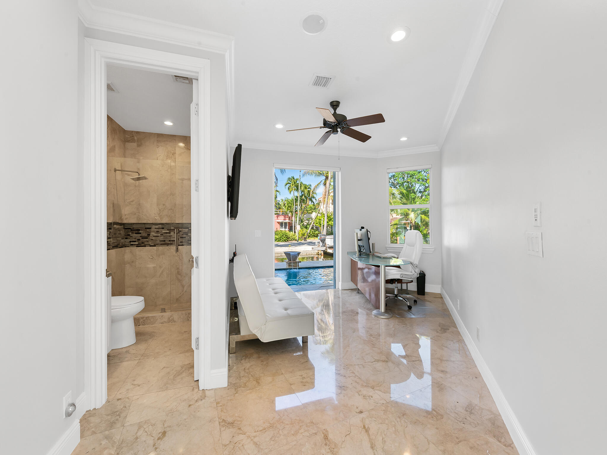 BEVERLY HEIGHTS - Residential