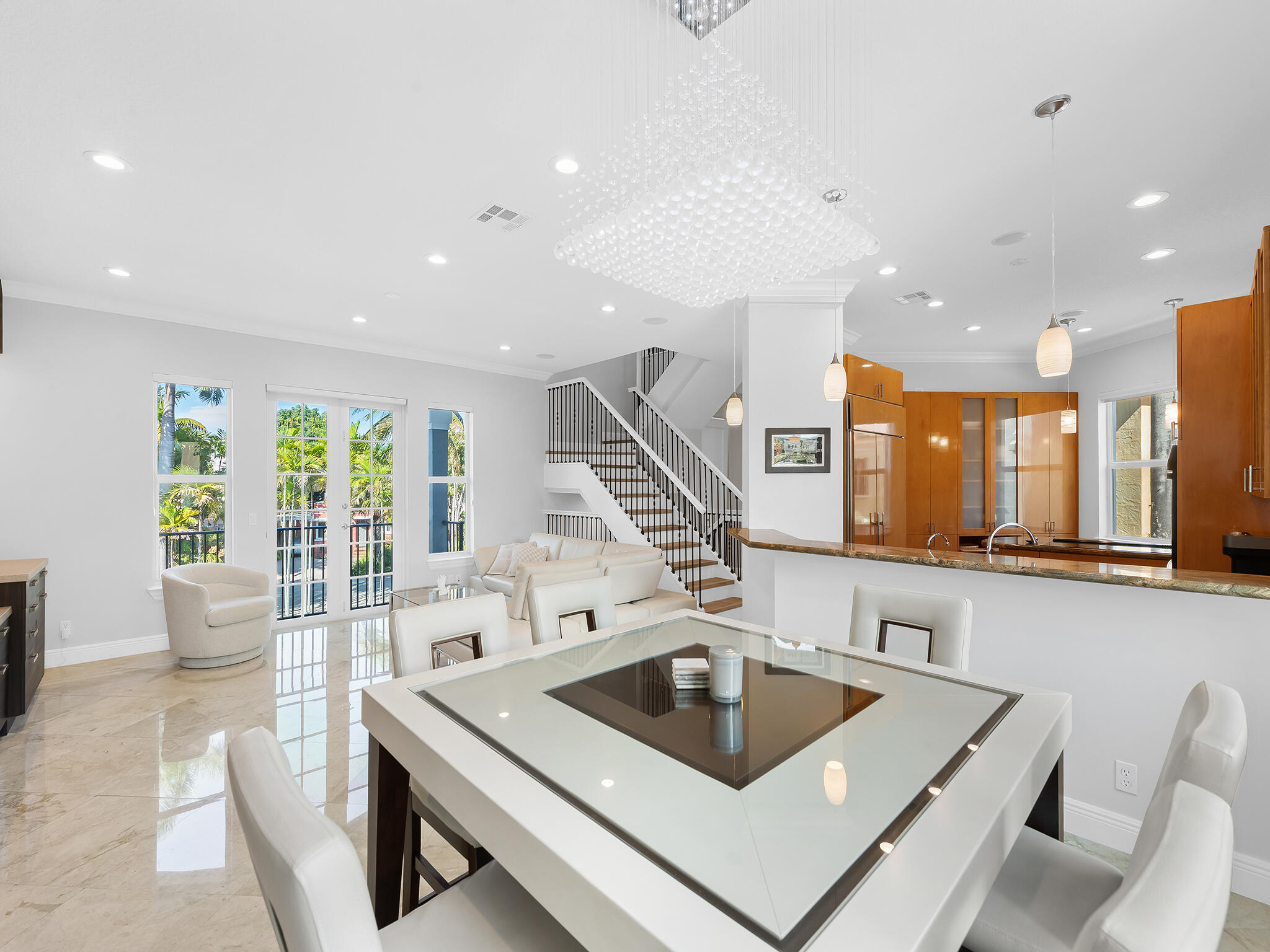 BEVERLY HEIGHTS - Residential