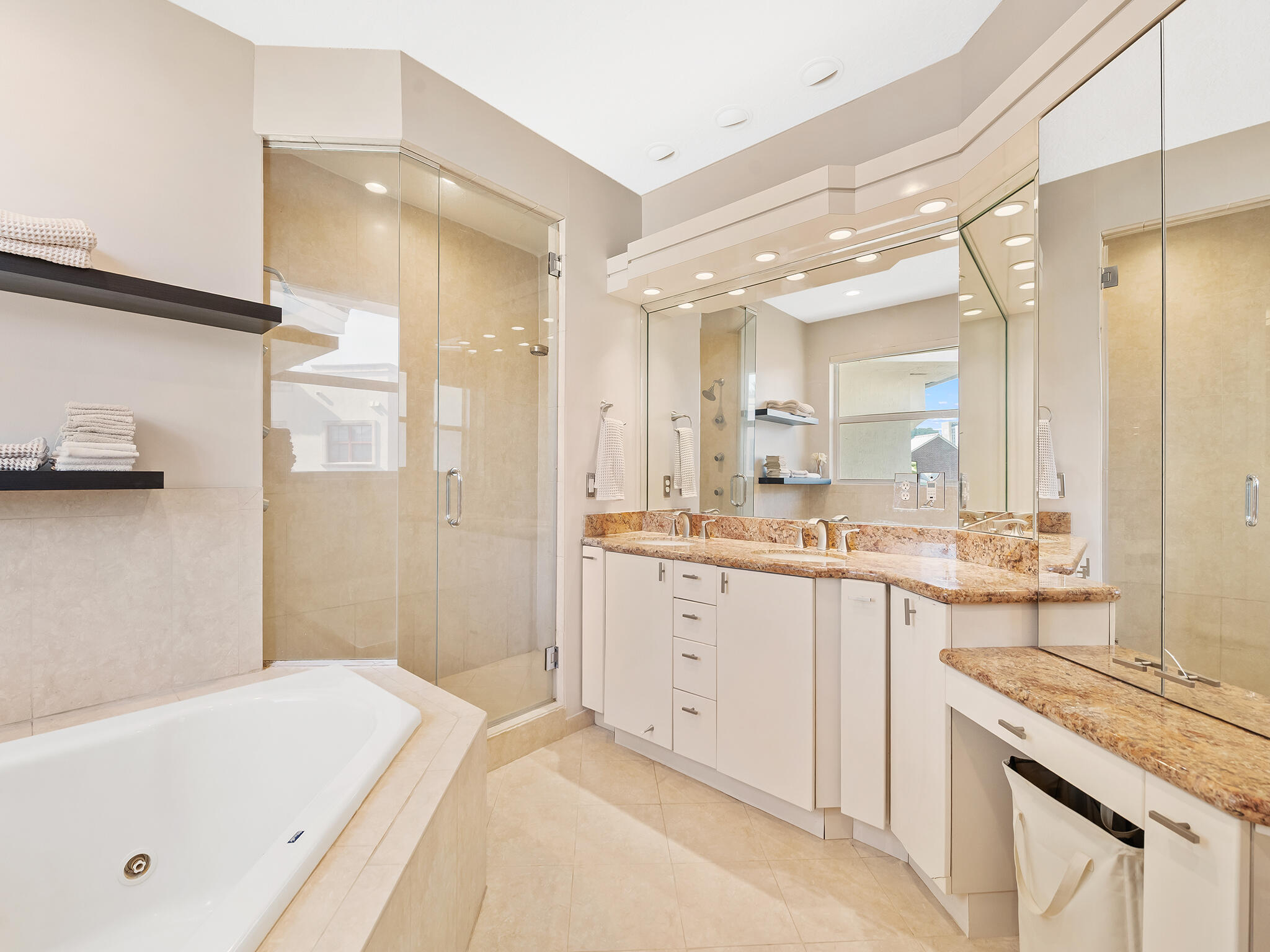 BEVERLY HEIGHTS - Residential