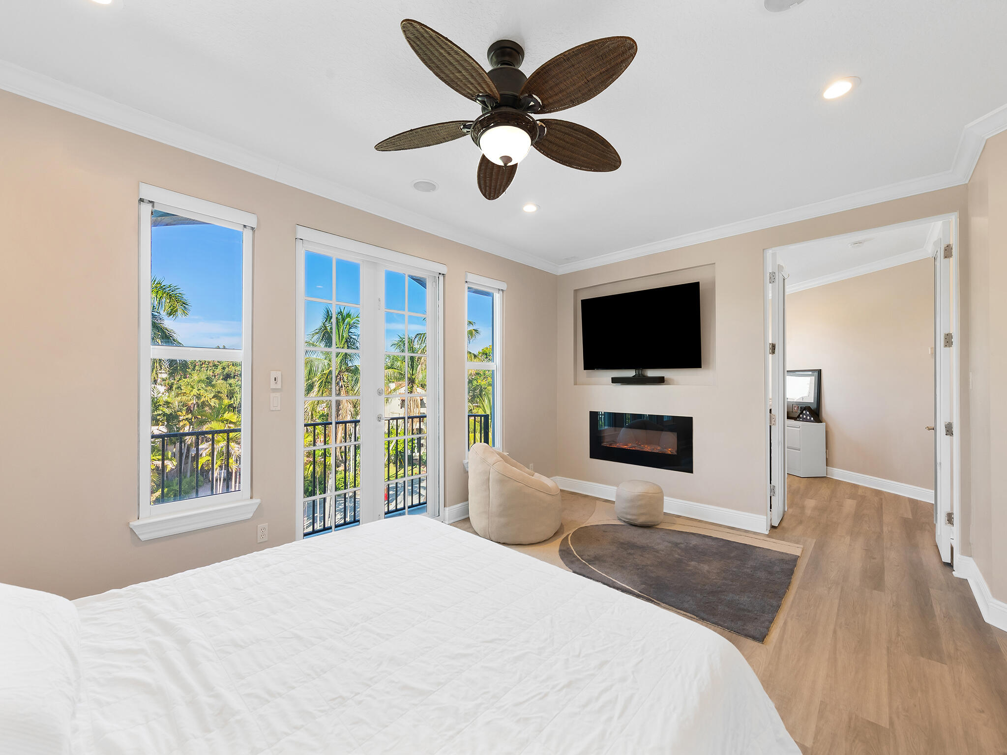 BEVERLY HEIGHTS - Residential
