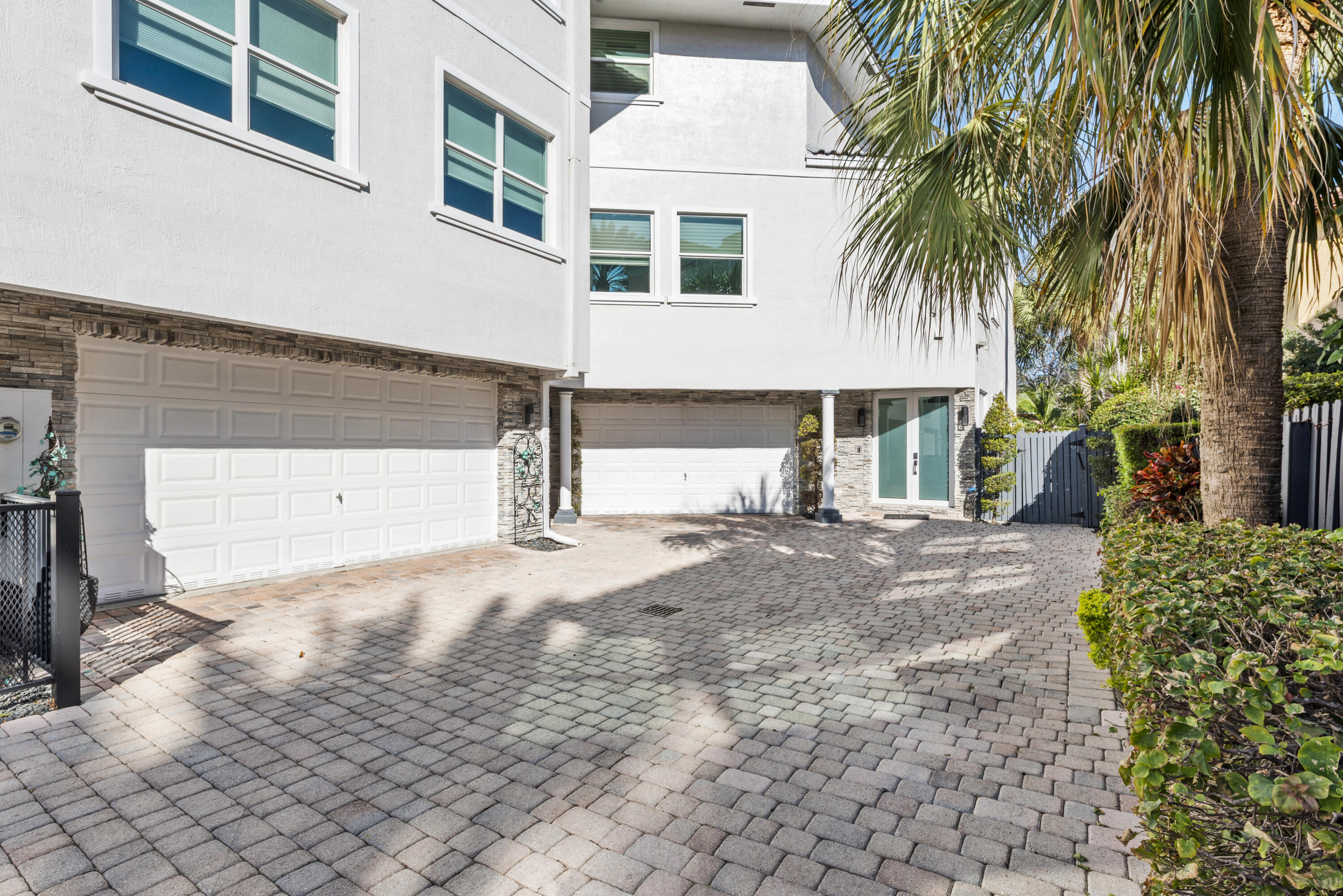 BEVERLY HEIGHTS - Residential