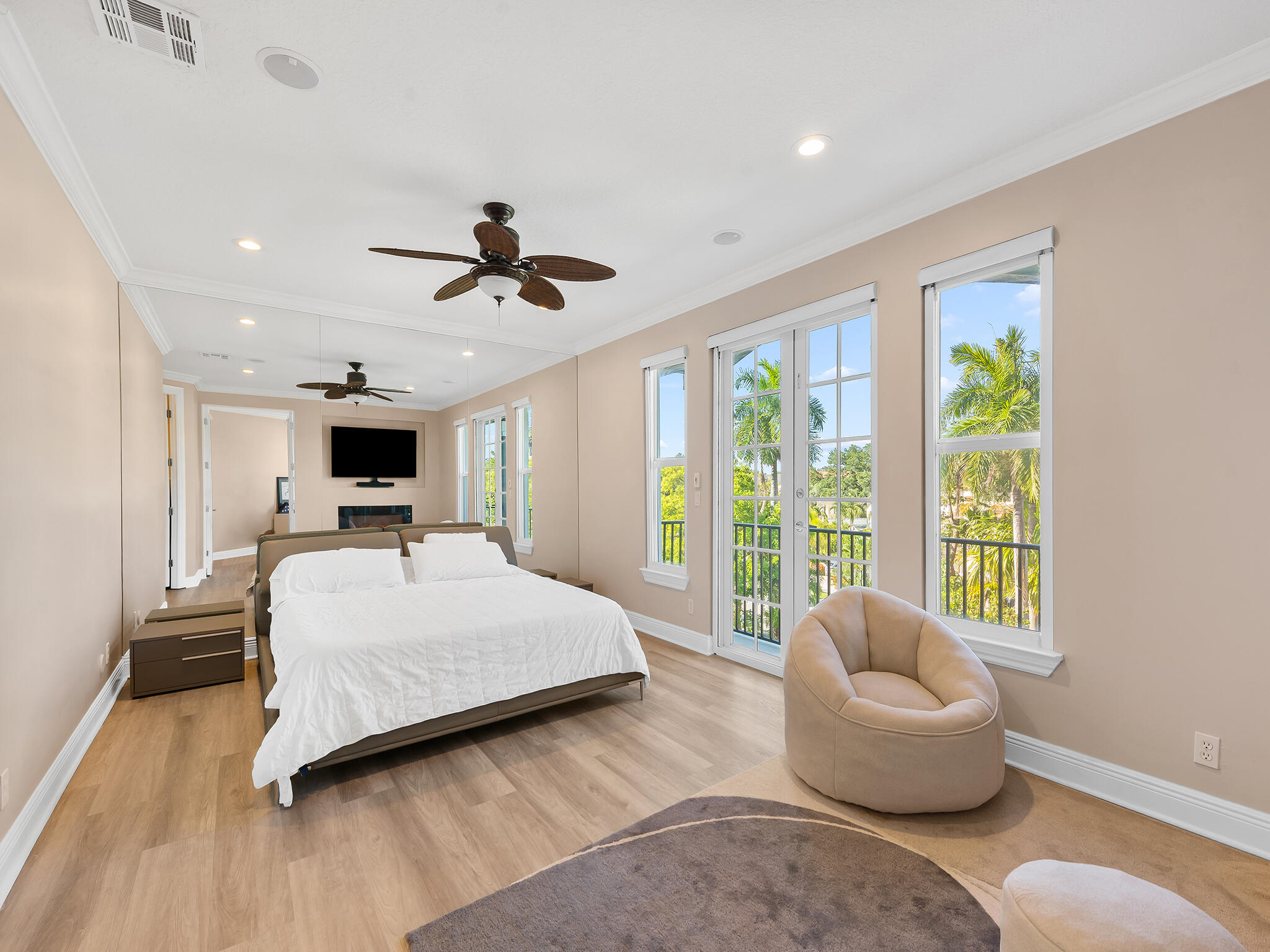 BEVERLY HEIGHTS - Residential