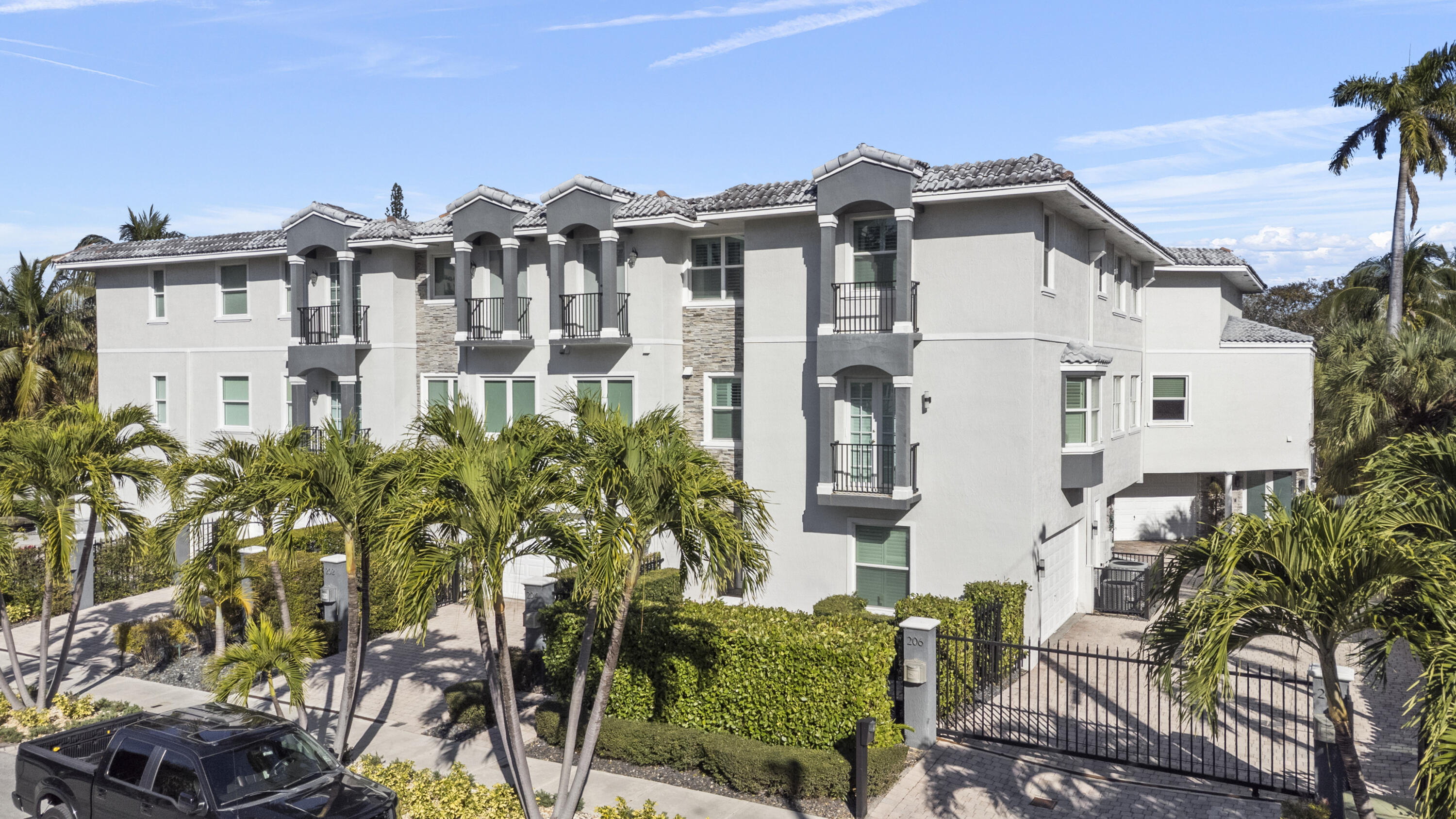 BEVERLY HEIGHTS - Residential