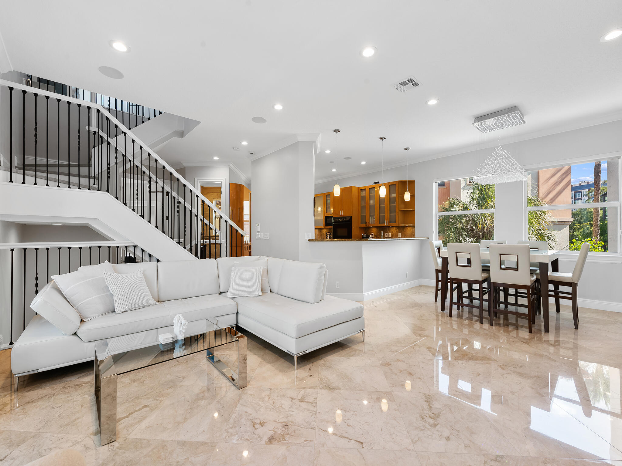 BEVERLY HEIGHTS - Residential
