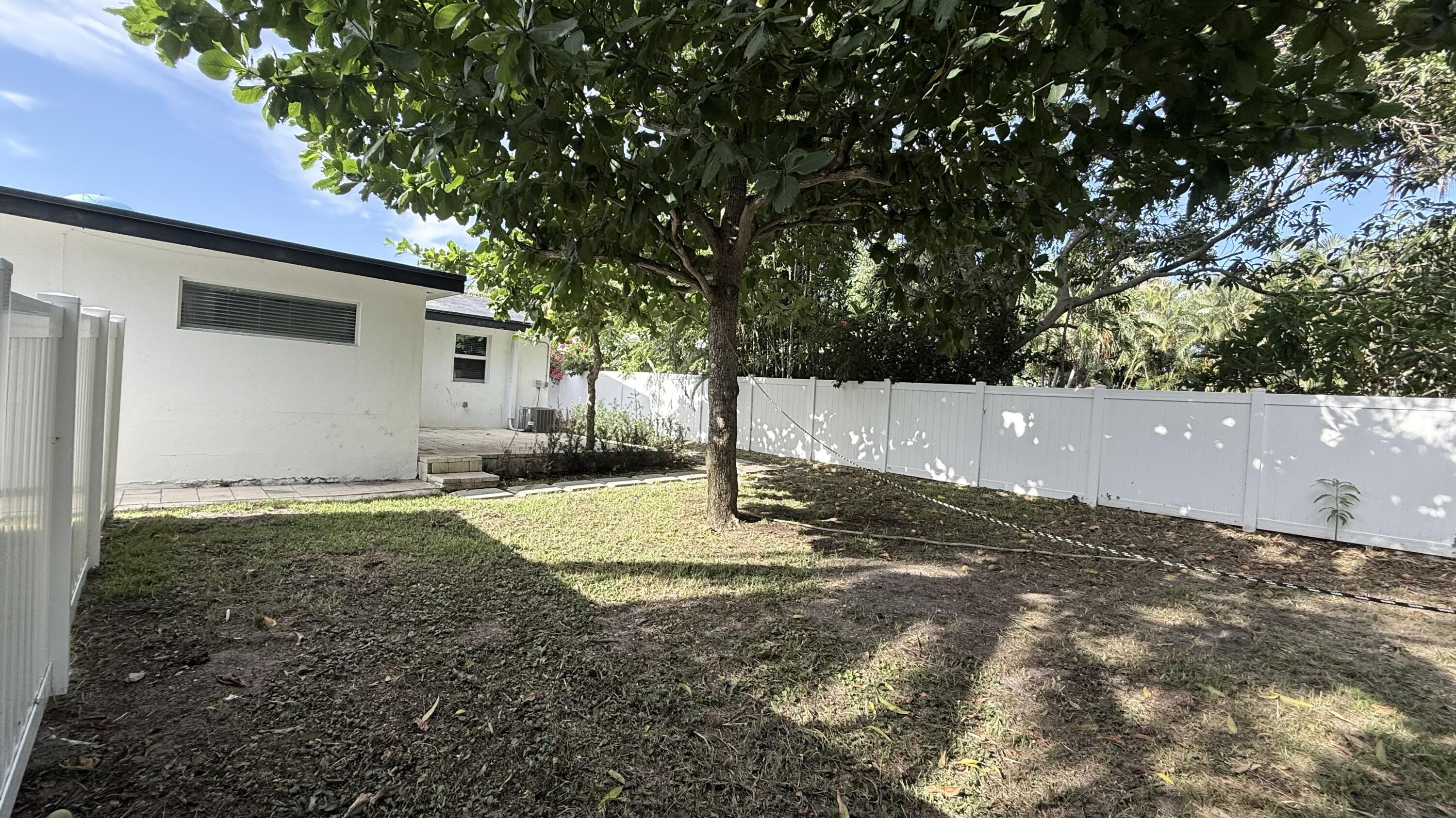 NICHOLS 1ST ADD TO DELRAY - Residential Income