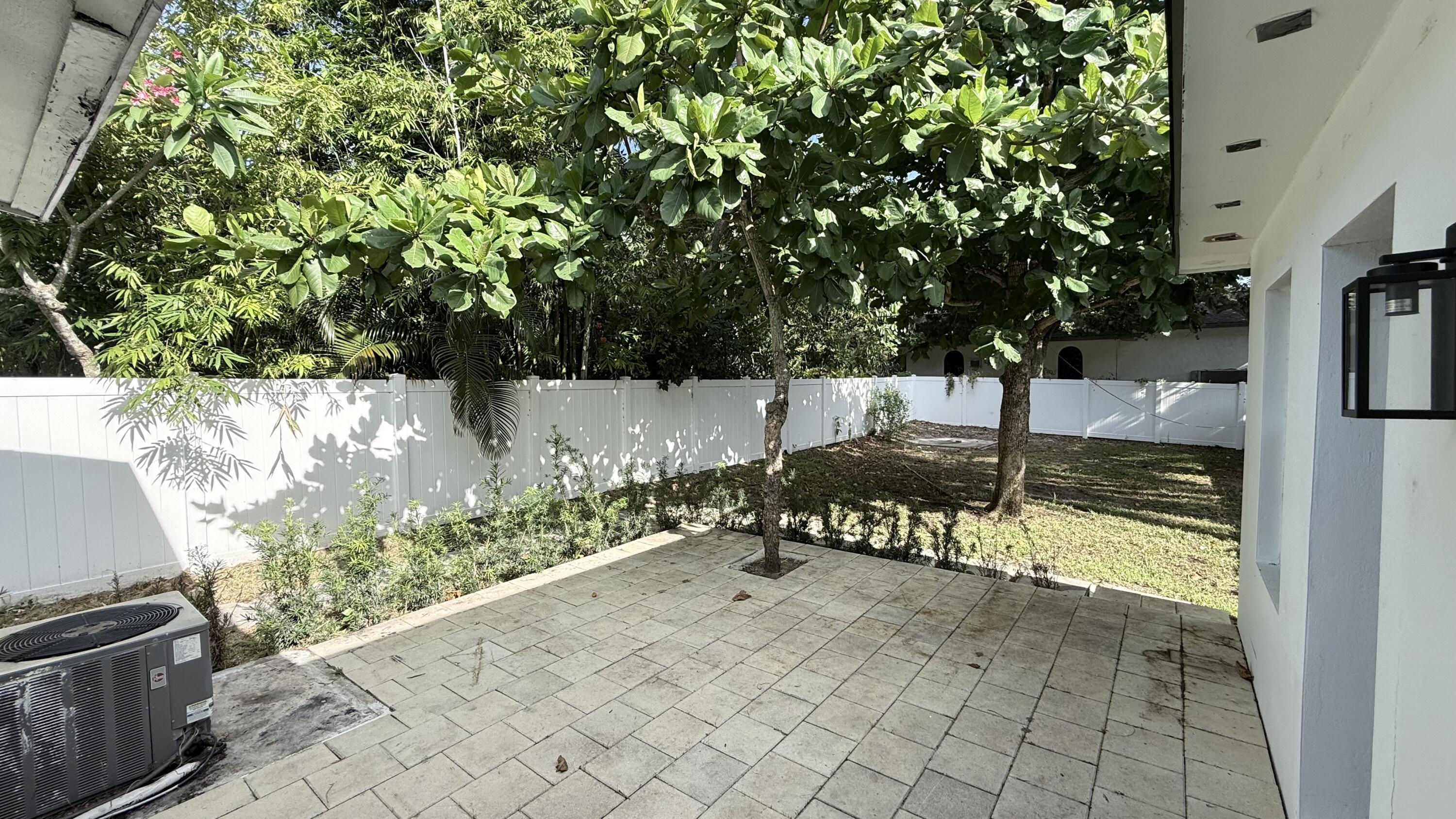 NICHOLS 1ST ADD TO DELRAY - Residential Income