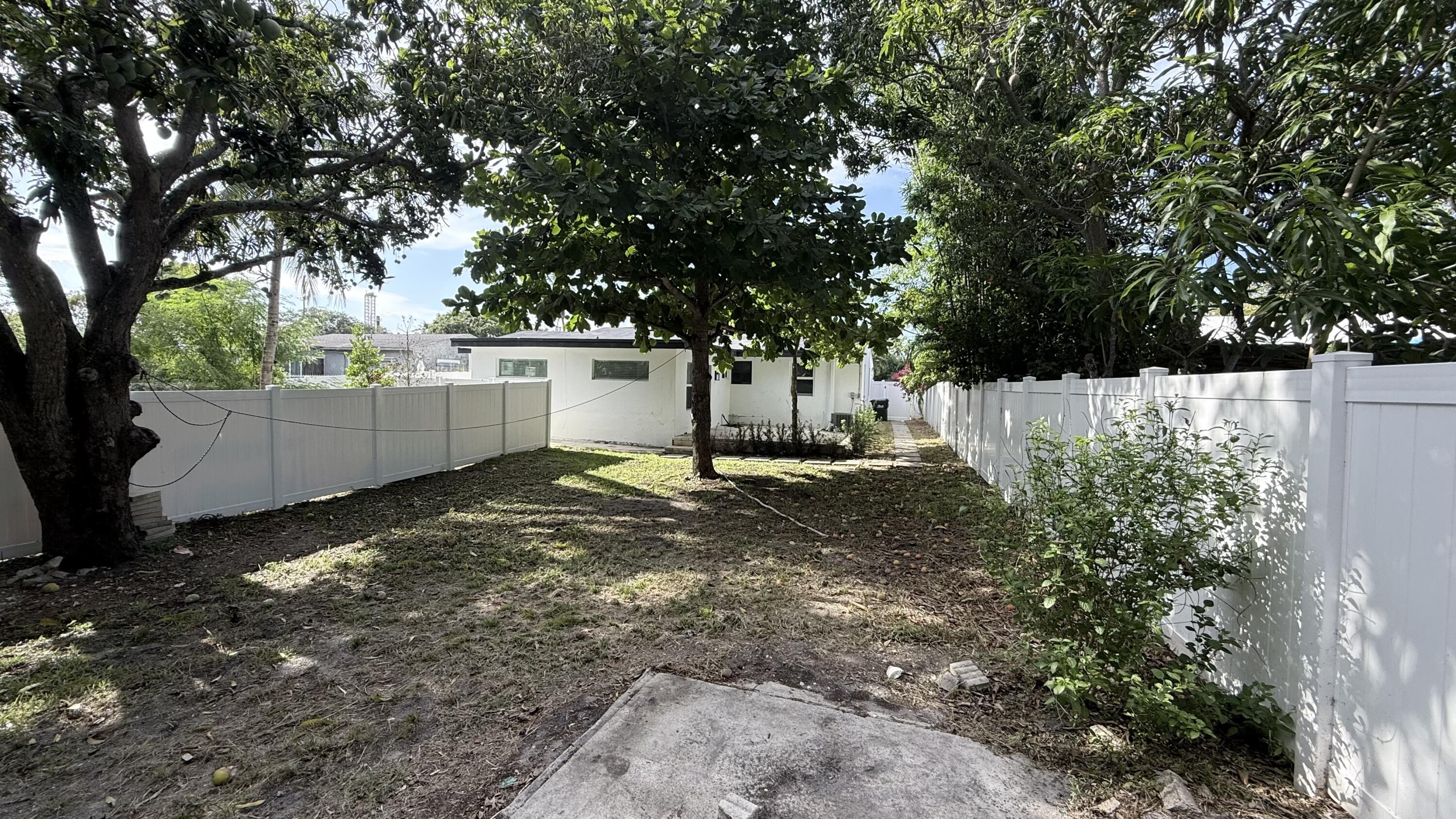 NICHOLS 1ST ADD TO DELRAY - Residential Income