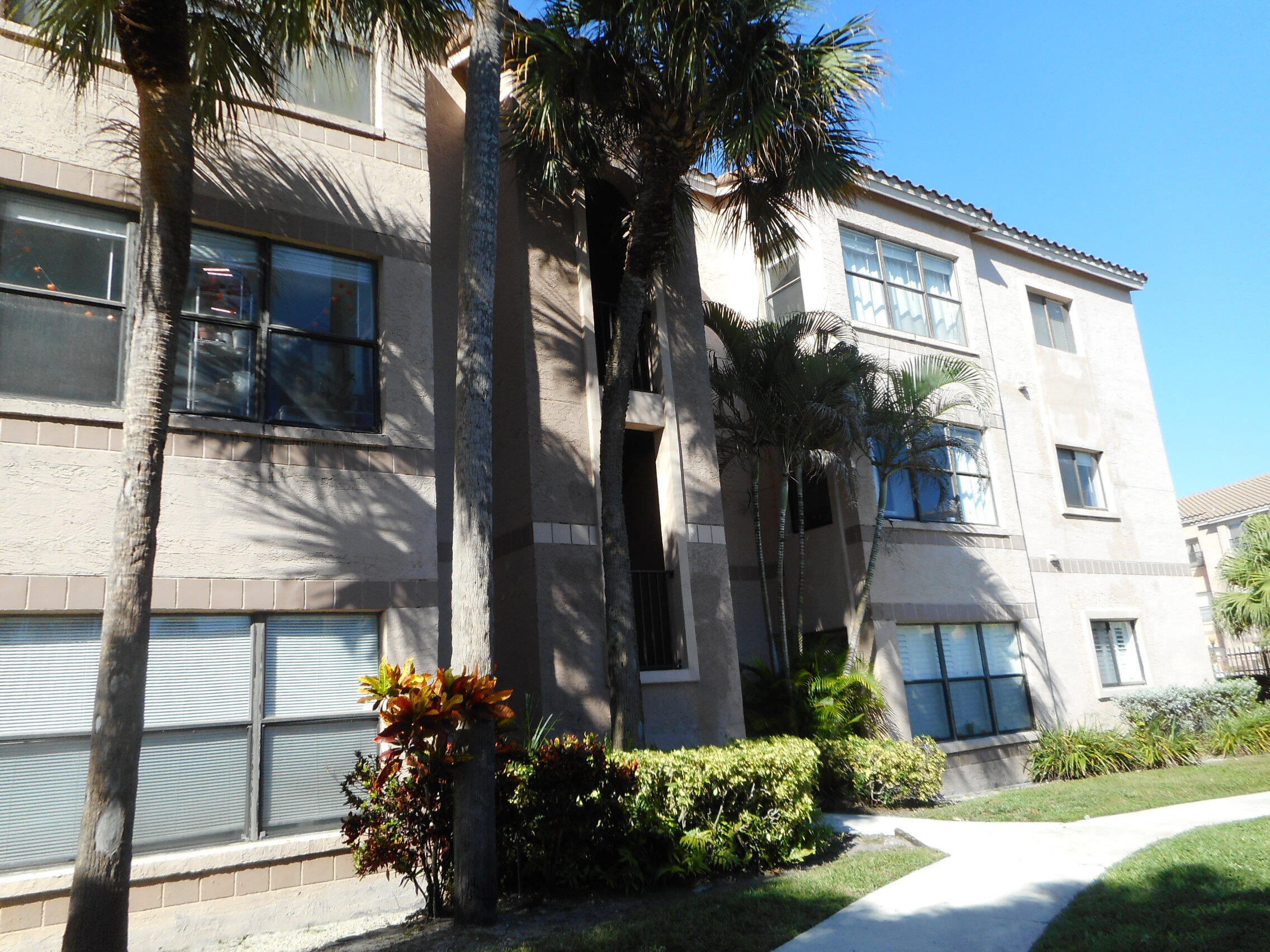 SUNDANCE AT DAVIE CONDO - Residential Lease